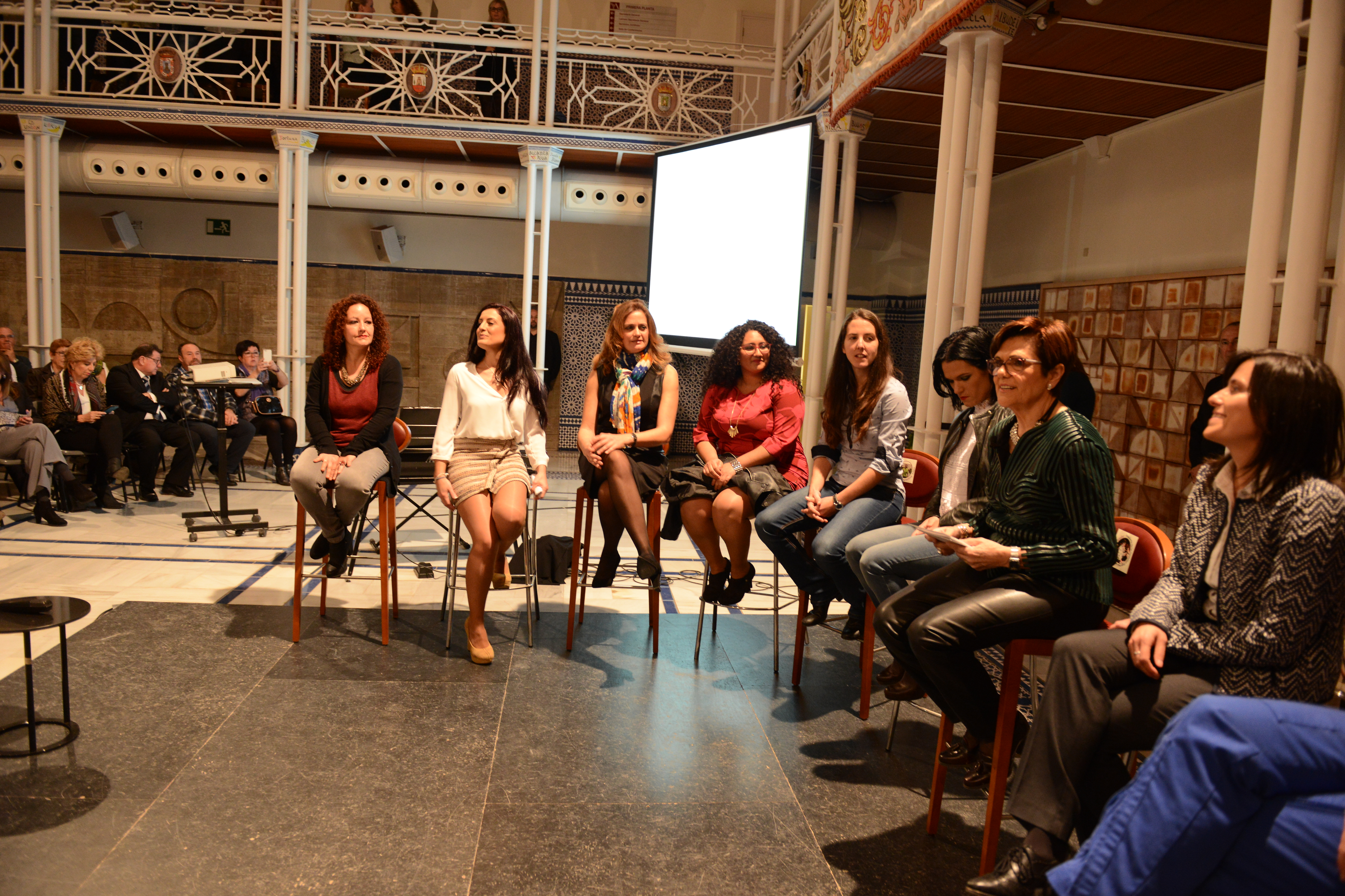 La Asamblea Regional celebra el Día Internacional de la Mujer en el Patio de los Ayuntamientos