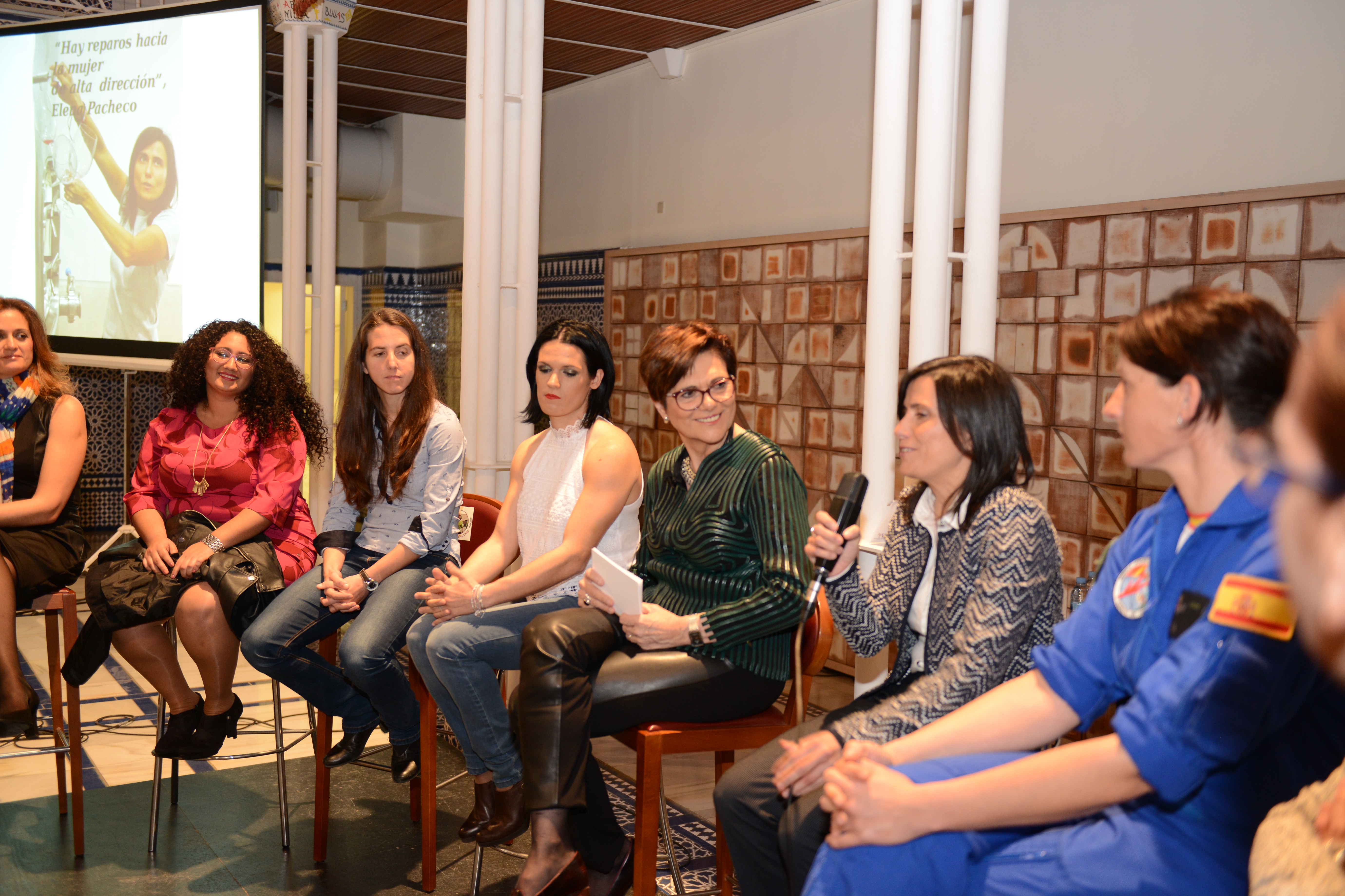 La Asamblea Regional celebra el Día Internacional de la Mujer en el Patio de los Ayuntamientos