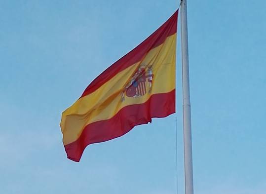 Acto solemne de arriado de Bandera por la celebración del Día de las Fuerzas Armadas
