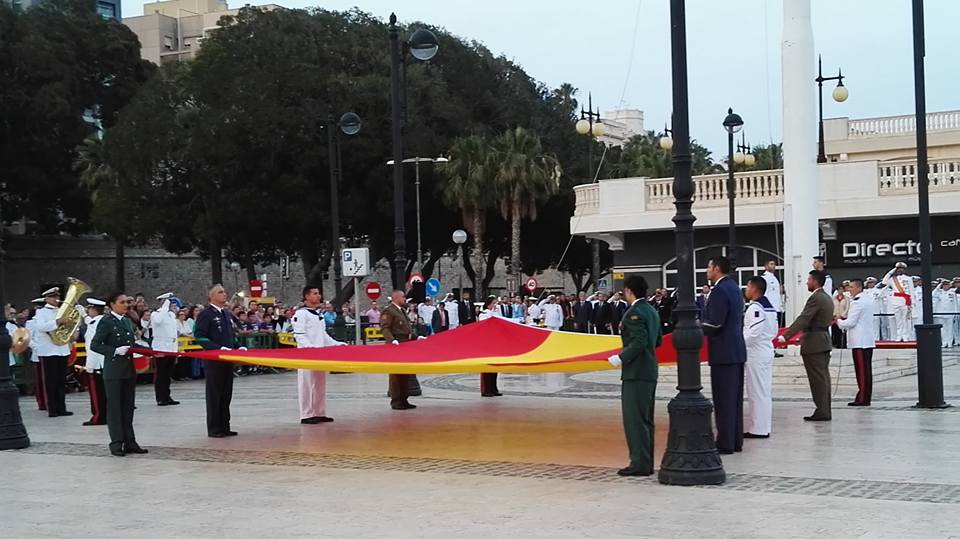 Acto solemne de arriado de Bandera por la celebración del Día de las Fuerzas Armadas