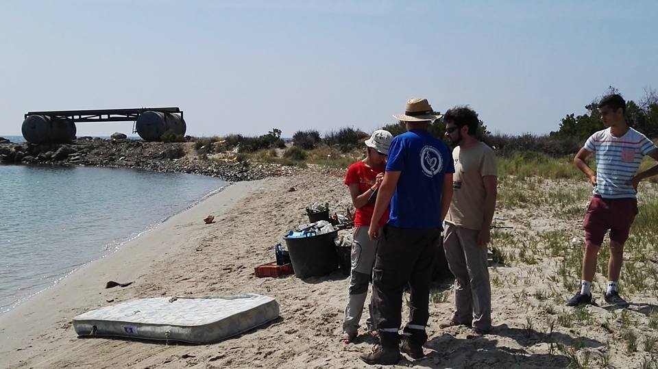 Diputados regionales visitan el Mar Menor para conocer con Anse y WWF la problemática de la zona