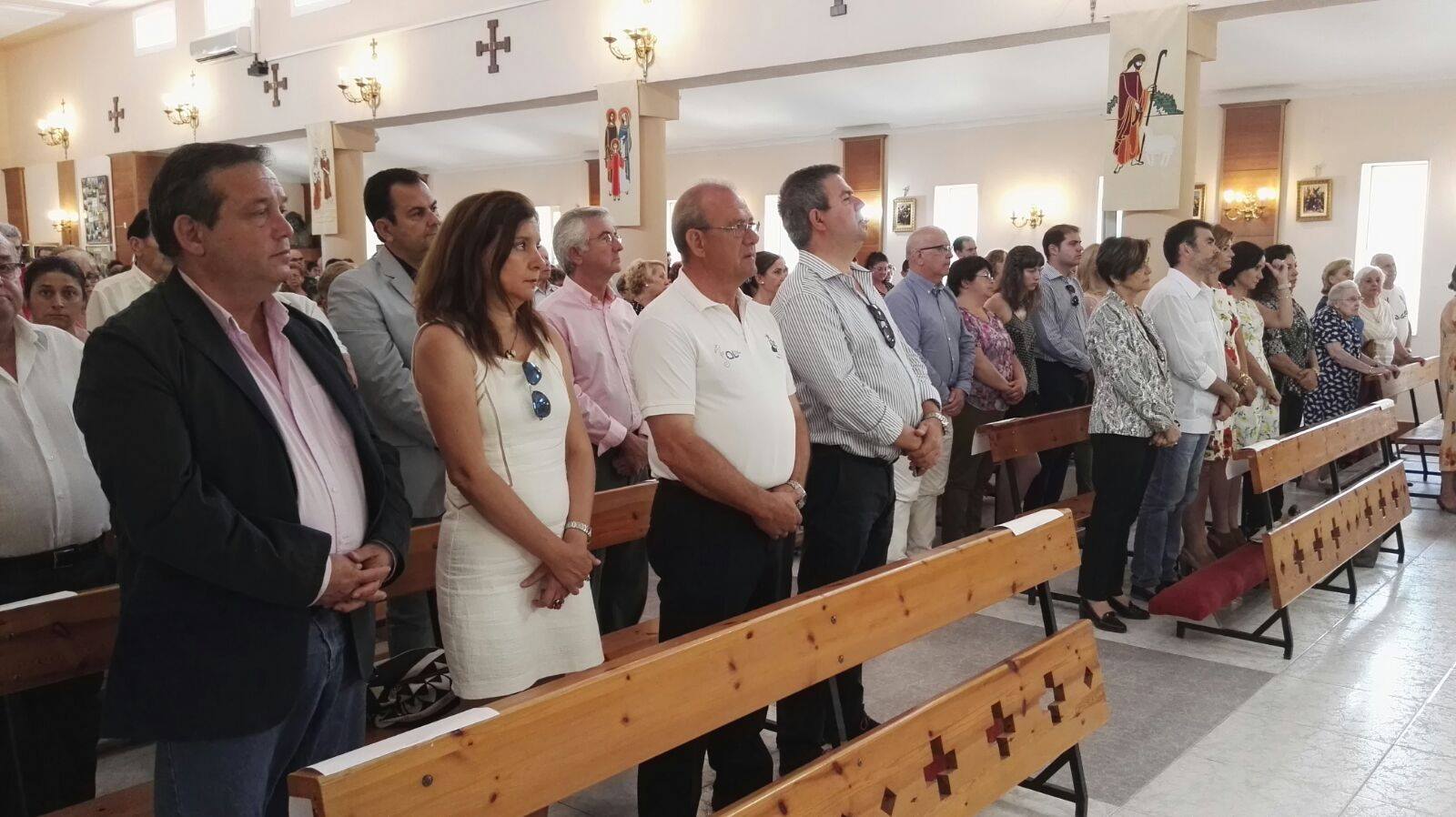 Rosa Peñalver participa en la procesión de la Virgen del Carmen, en los Urrutias