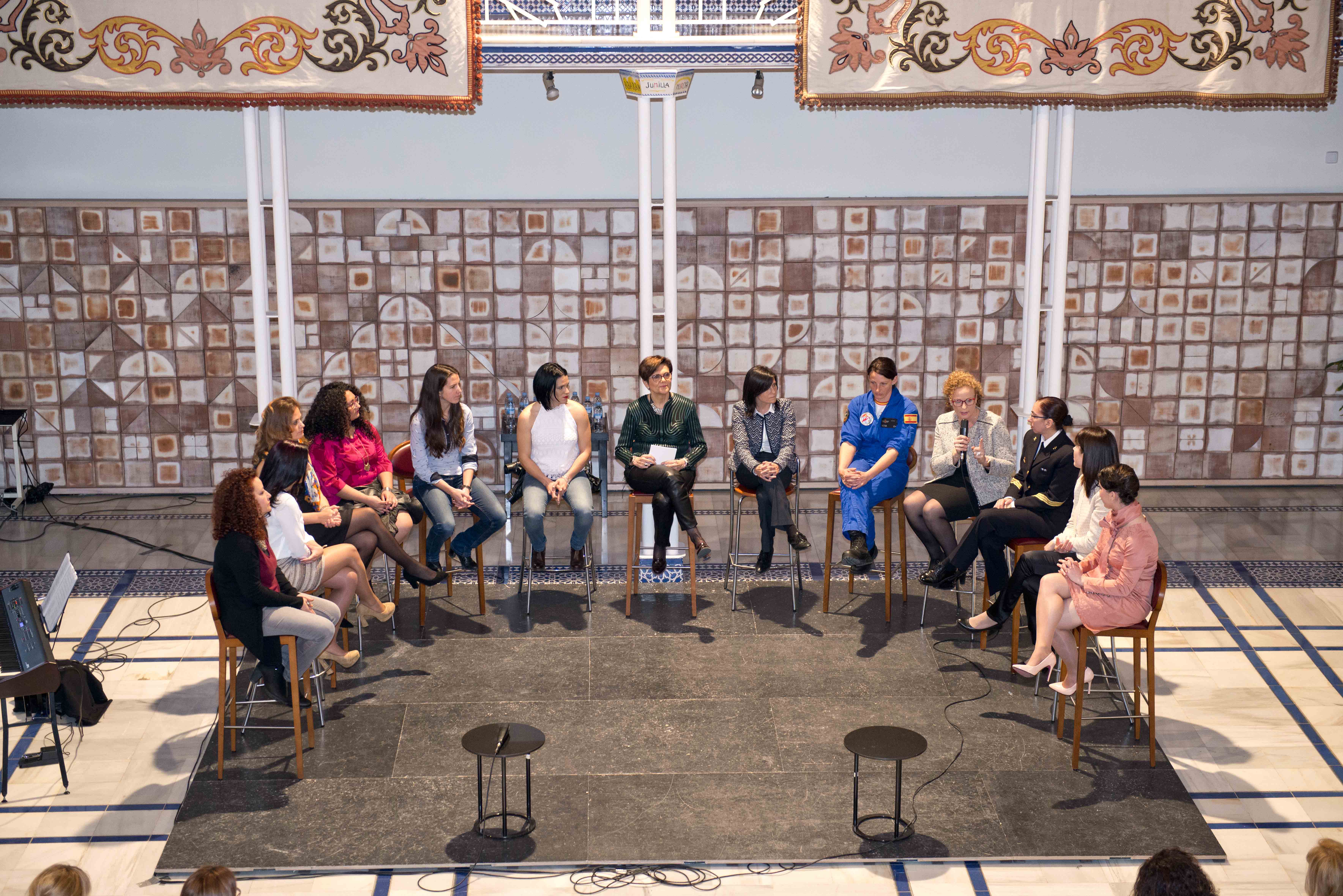 La Asamblea Regional celebra el Día Internacional de la Mujer en el Patio de los Ayuntamientos