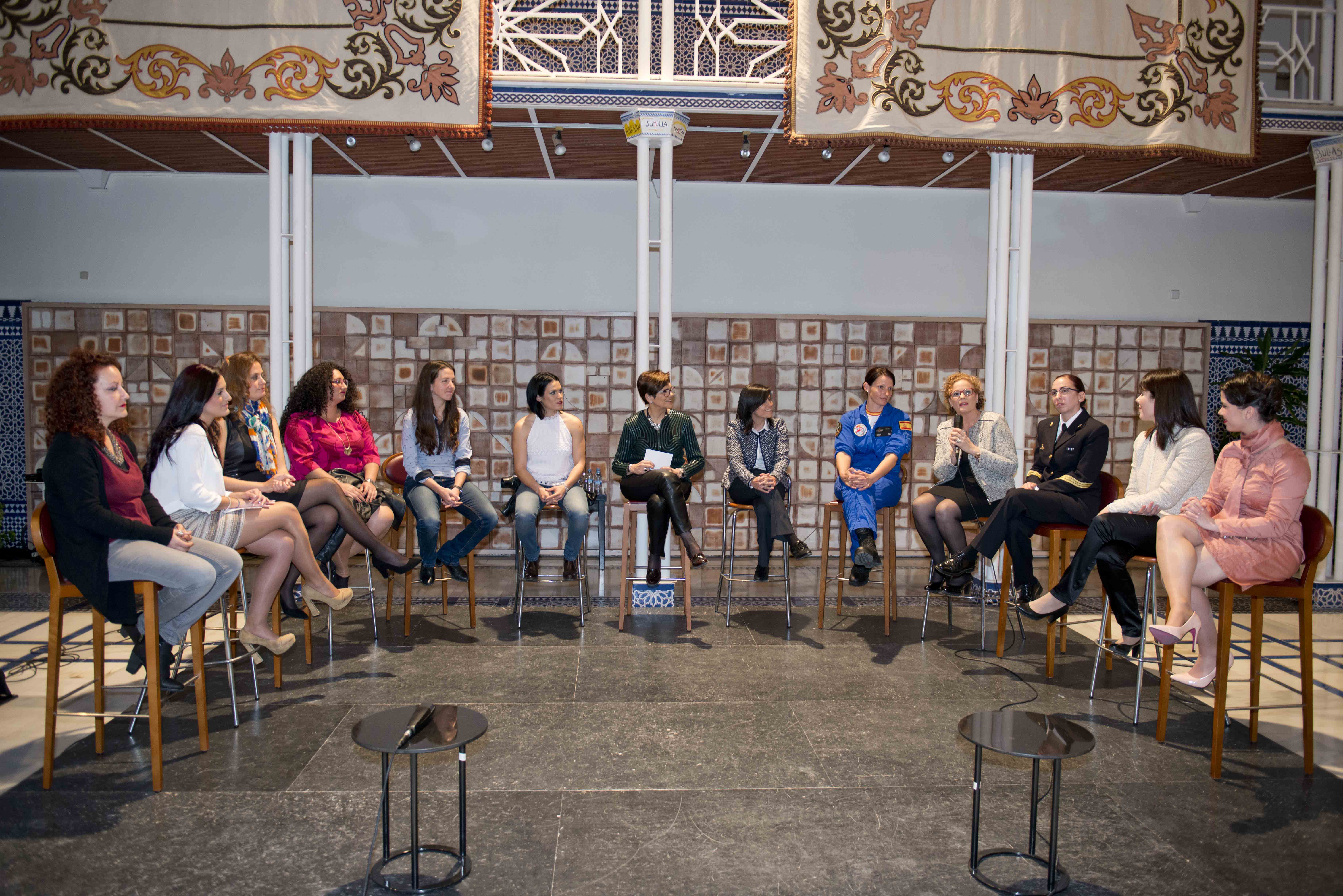 La Asamblea Regional celebra el Día Internacional de la Mujer en el Patio de los Ayuntamientos