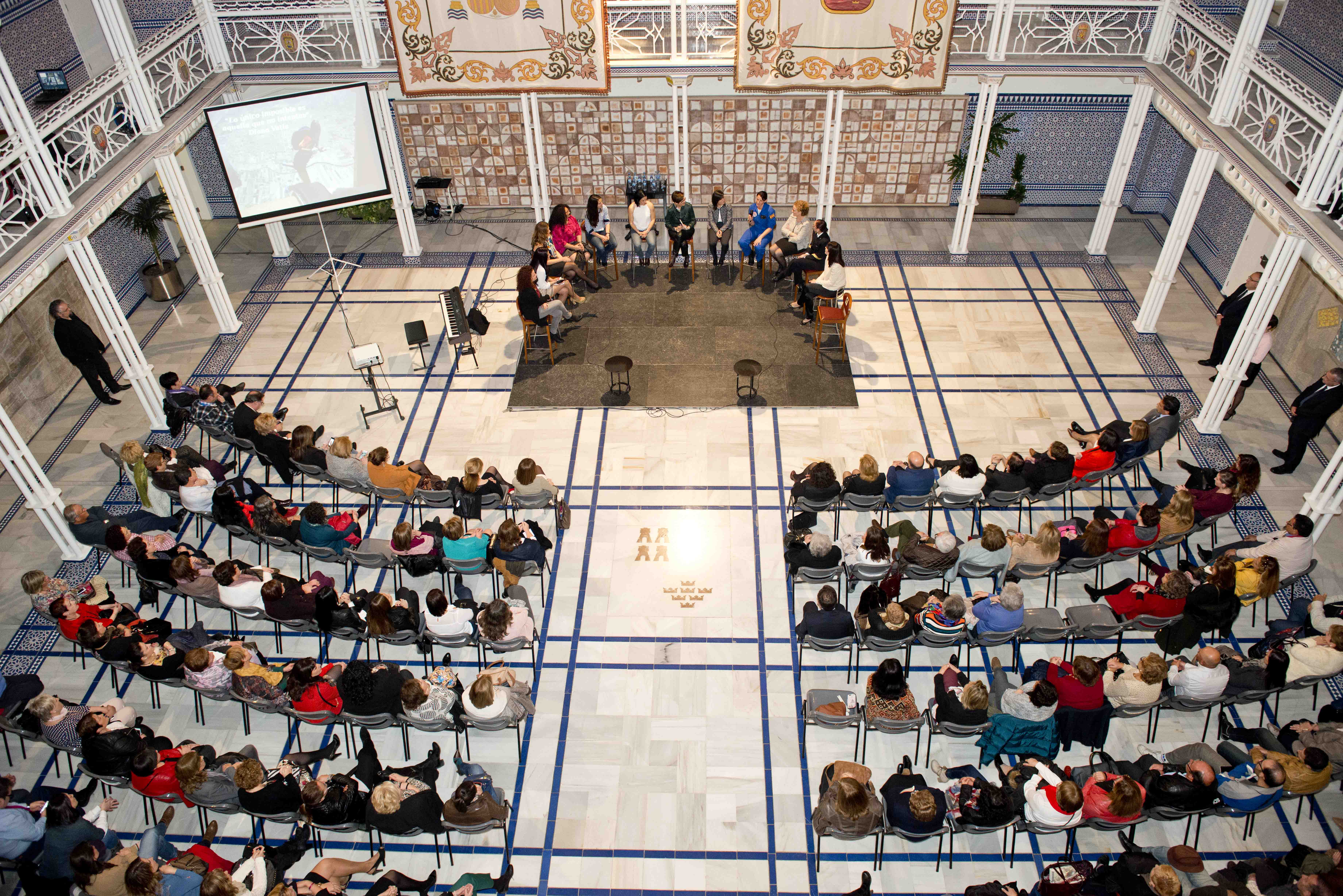 La Asamblea Regional celebra el Día Internacional de la Mujer en el Patio de los Ayuntamientos