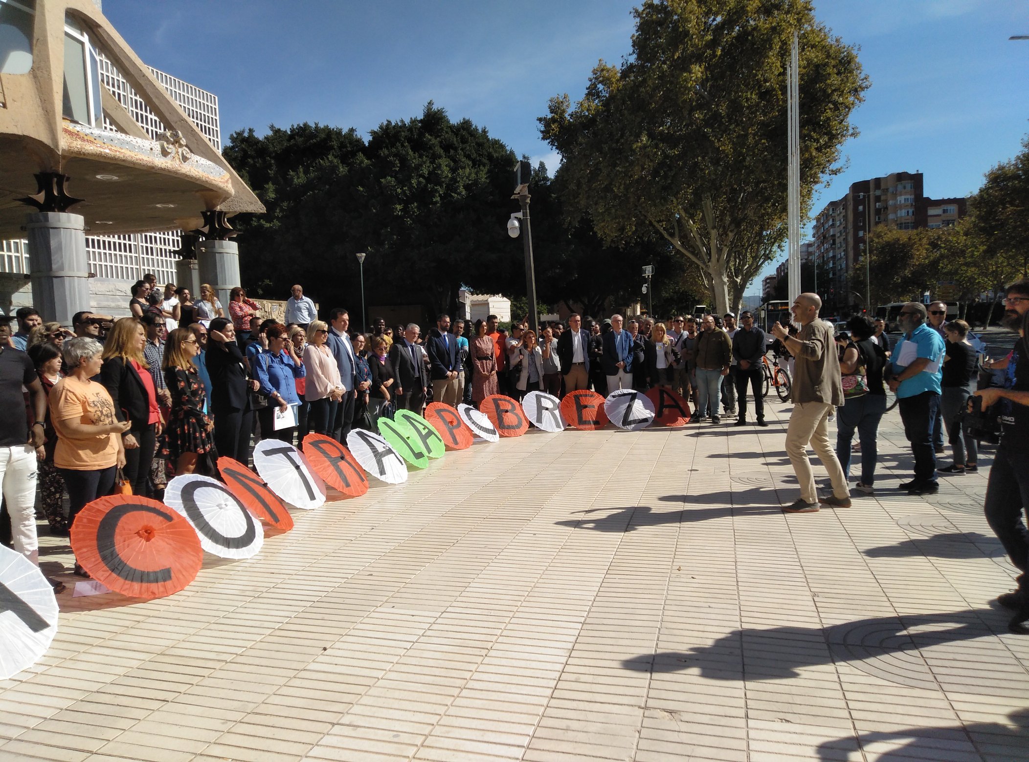 El lema "Lucha contra la Pobreza" ha cerrado los actos celebrados en la Asamblea este 17 de octubre