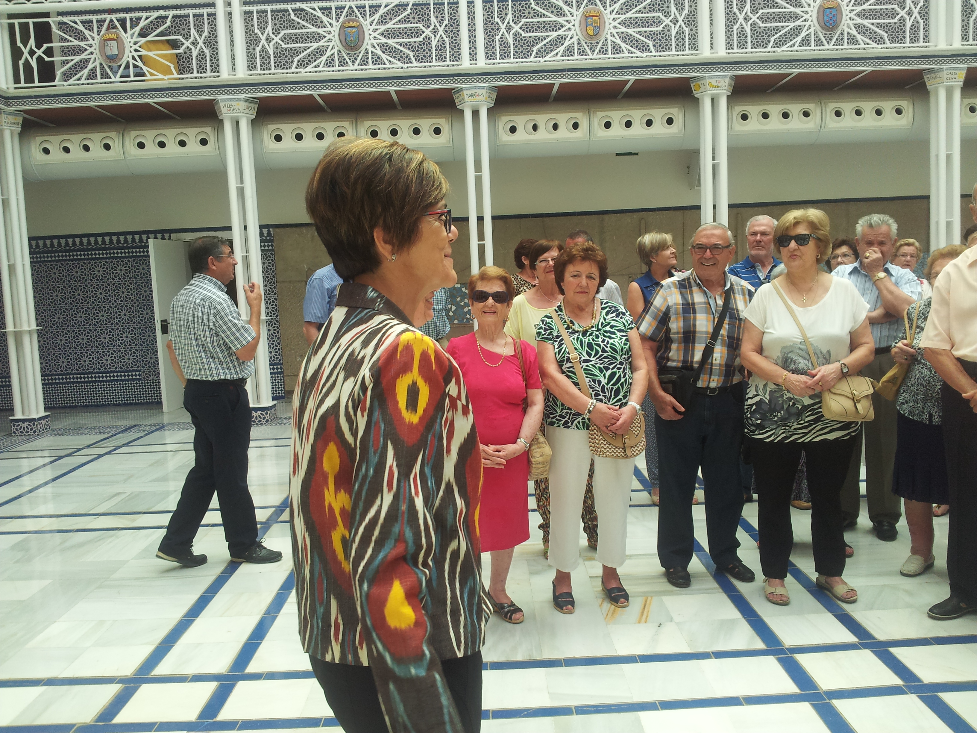 Rosa Peñalver, con el grupo de mayores de la Barriada Hispanoamérica de Cartagena