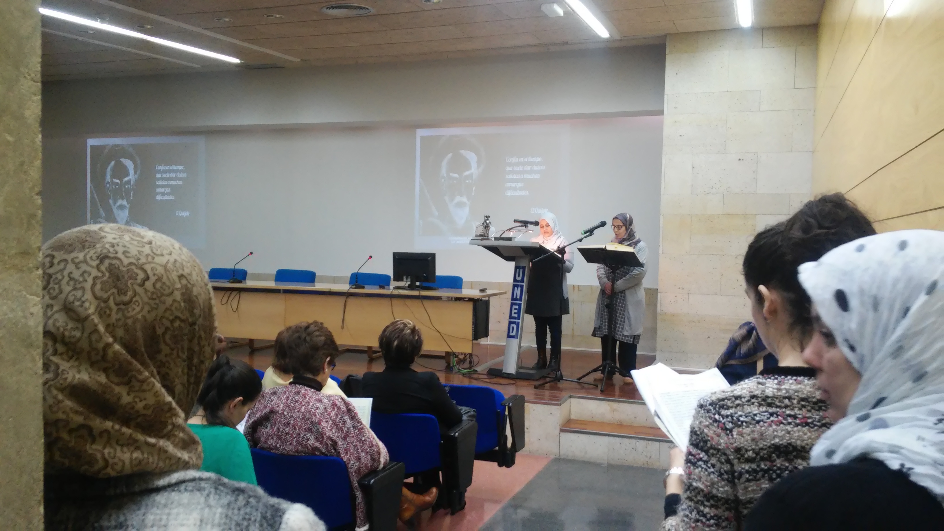 Grupo de integración de mujeres toma la palabra