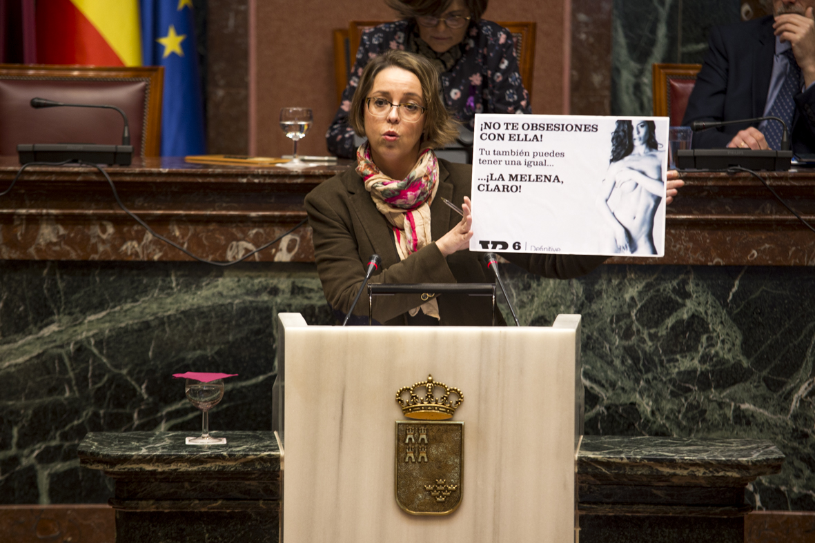Inmaculada González (GPPopular) defiende la elaboración de un código de regulación de la publicidad sexista