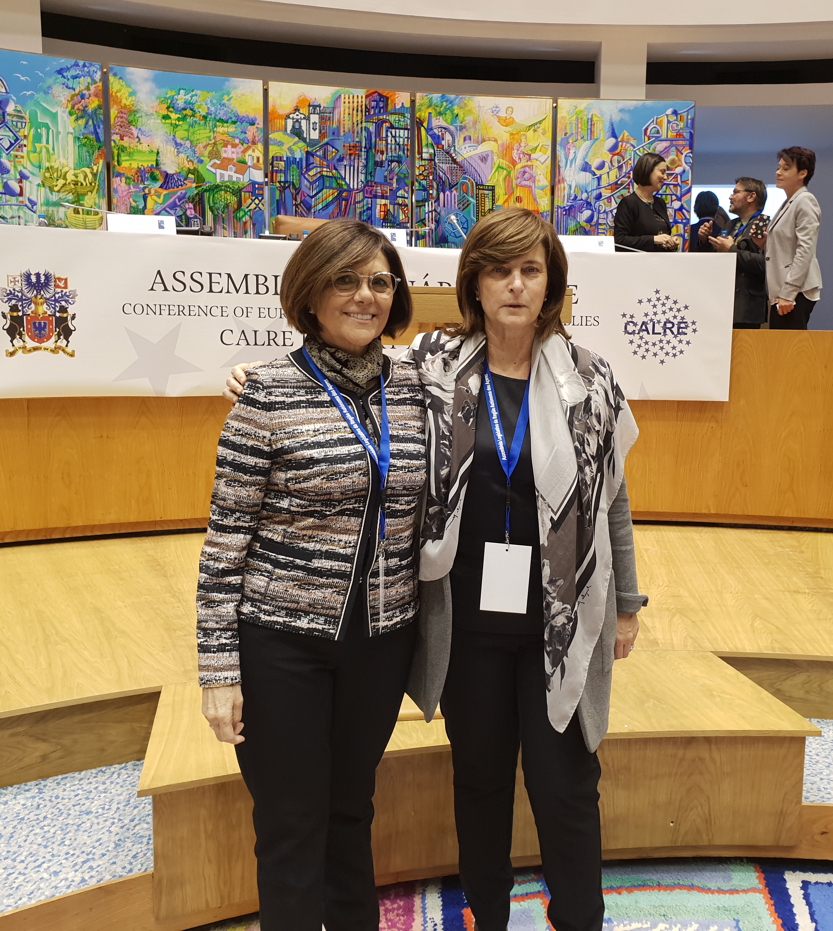 La presidenta de la Asamblea Regional, Rosa Peñalver, con la presidenta CALRE 2019, Donatella Prozi