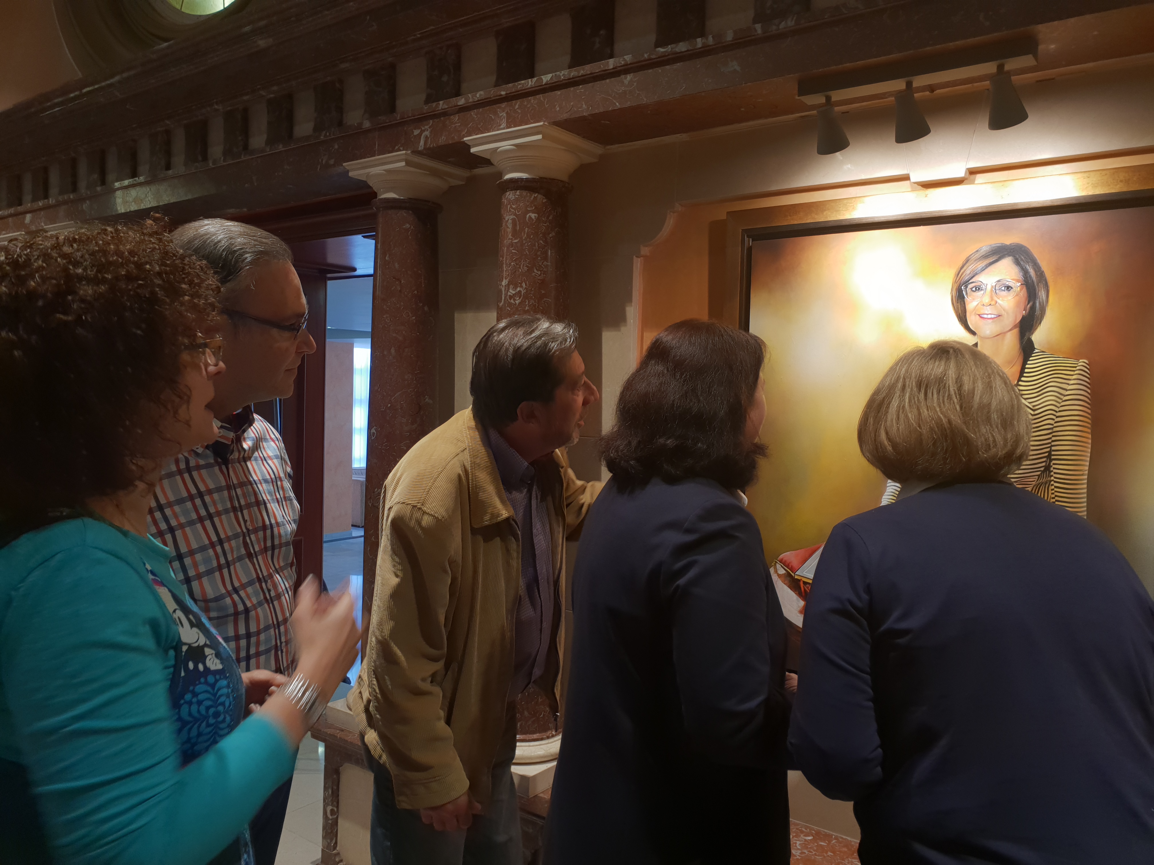 Descubrimiento y presentación del retrato oficial de la presidenta de la Asamblea, Rosa Peñalver