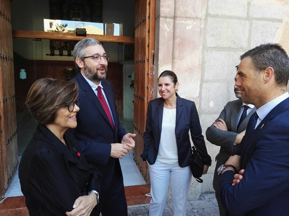 La presidenta, portavoces y diputados regionales, en la apertura del Año Judicial