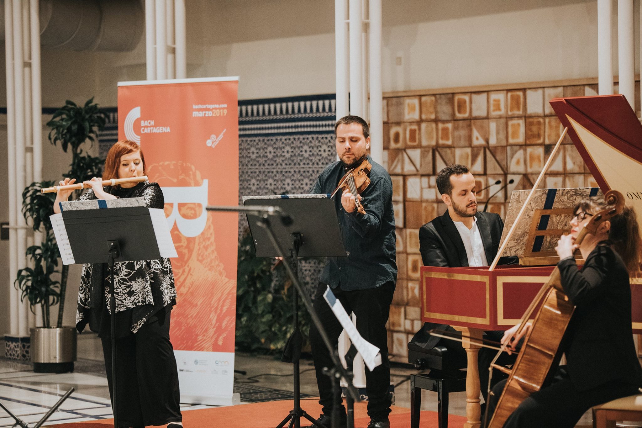 El Patio de los Ayuntamientos de la Asamblea Regional ha acogido el concierto inaugural de la cuarta edición del ciclo Bach Cartagena
