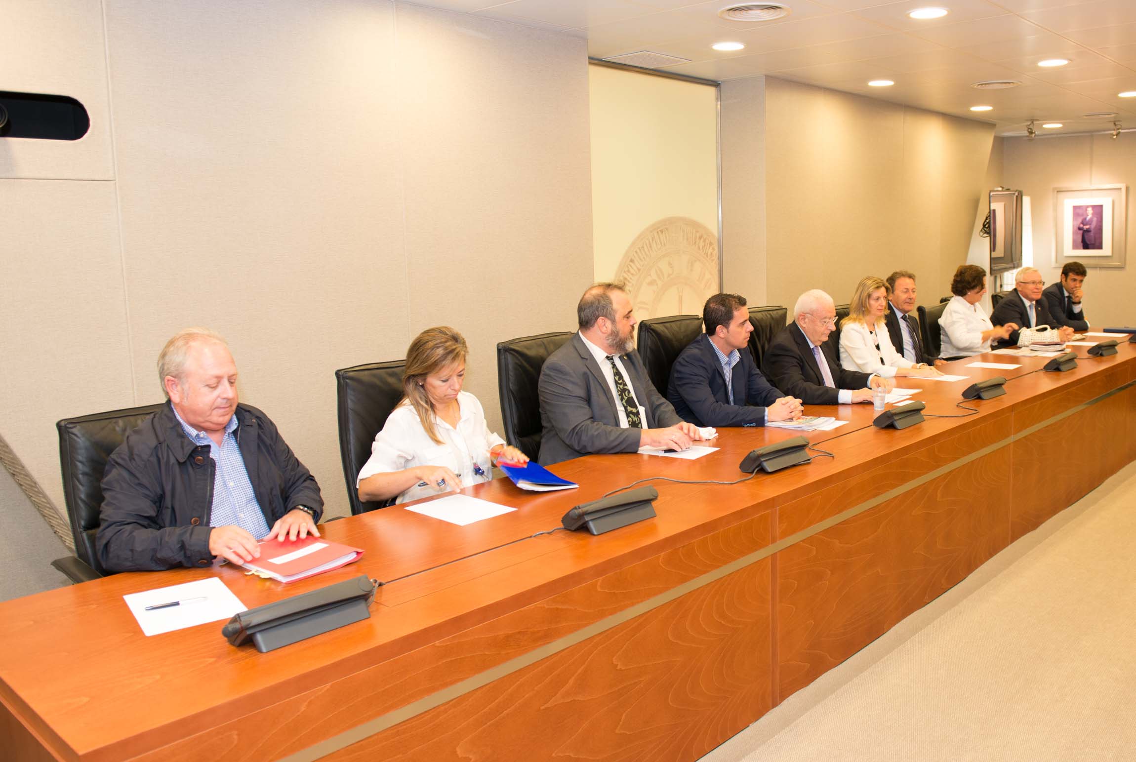 Miembros del Consejo de la Transparencia en la reunión con los portavoces de los Grupos Parlamentarios.