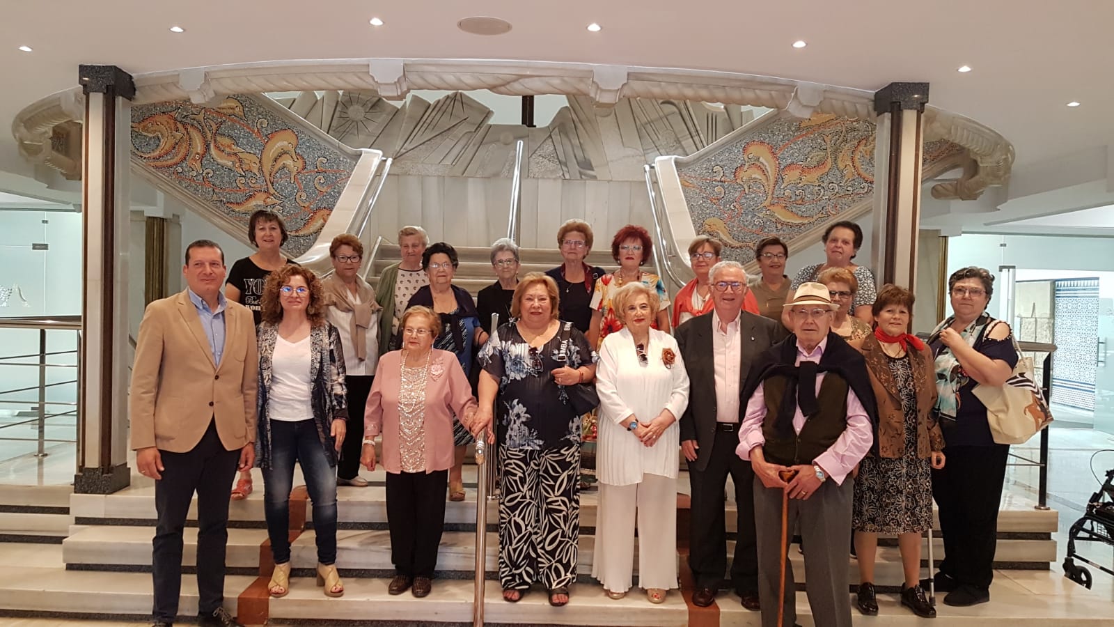 La Asociación de Amas de Casa, Consumidores y Usuarios de Totana visita la Asamblea Regional