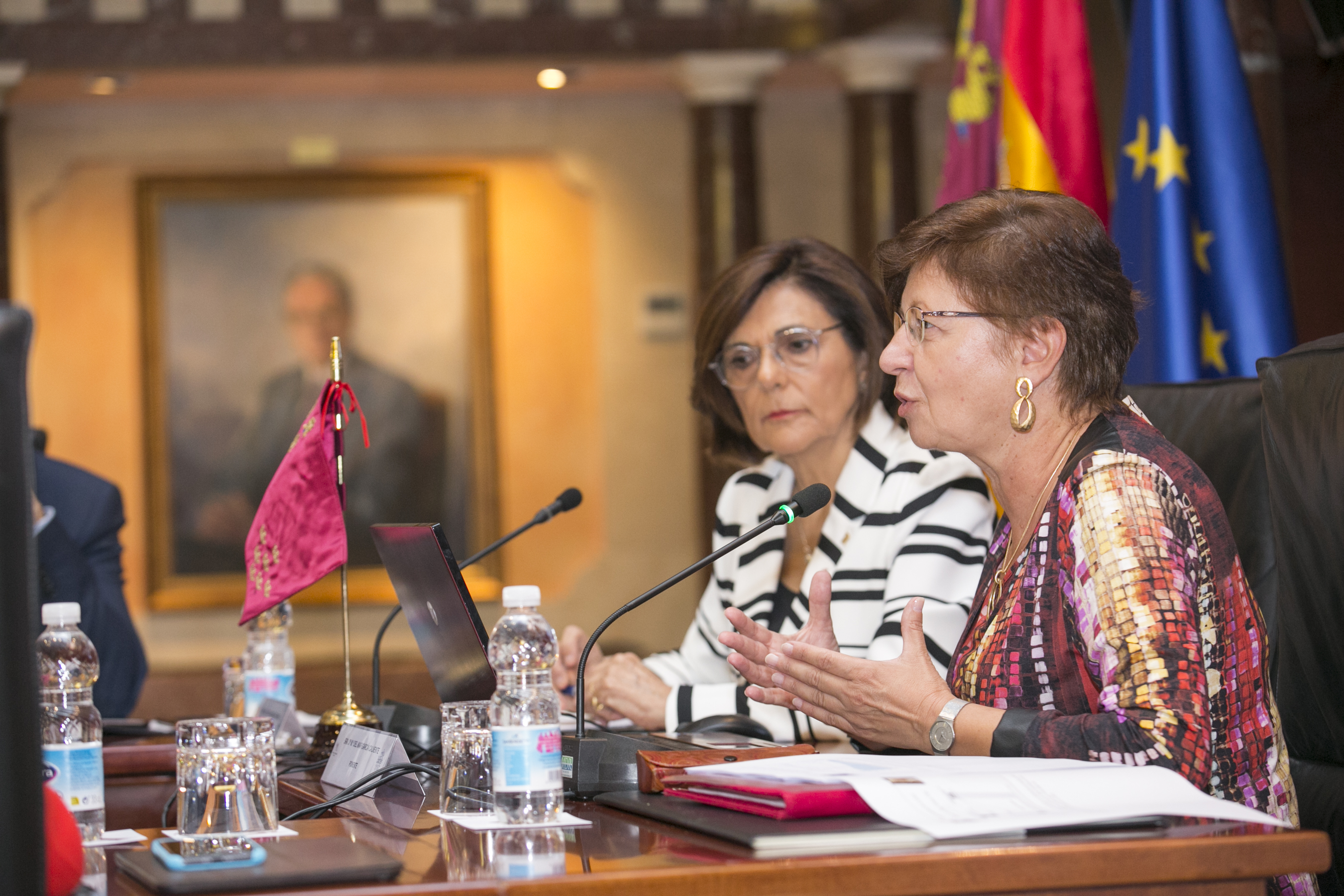 Conferencia de María del Mar García Calvente, “El impacto de cuidar sobre la salud de las personas cuidadoras: un exponente de las desigualdades de género”