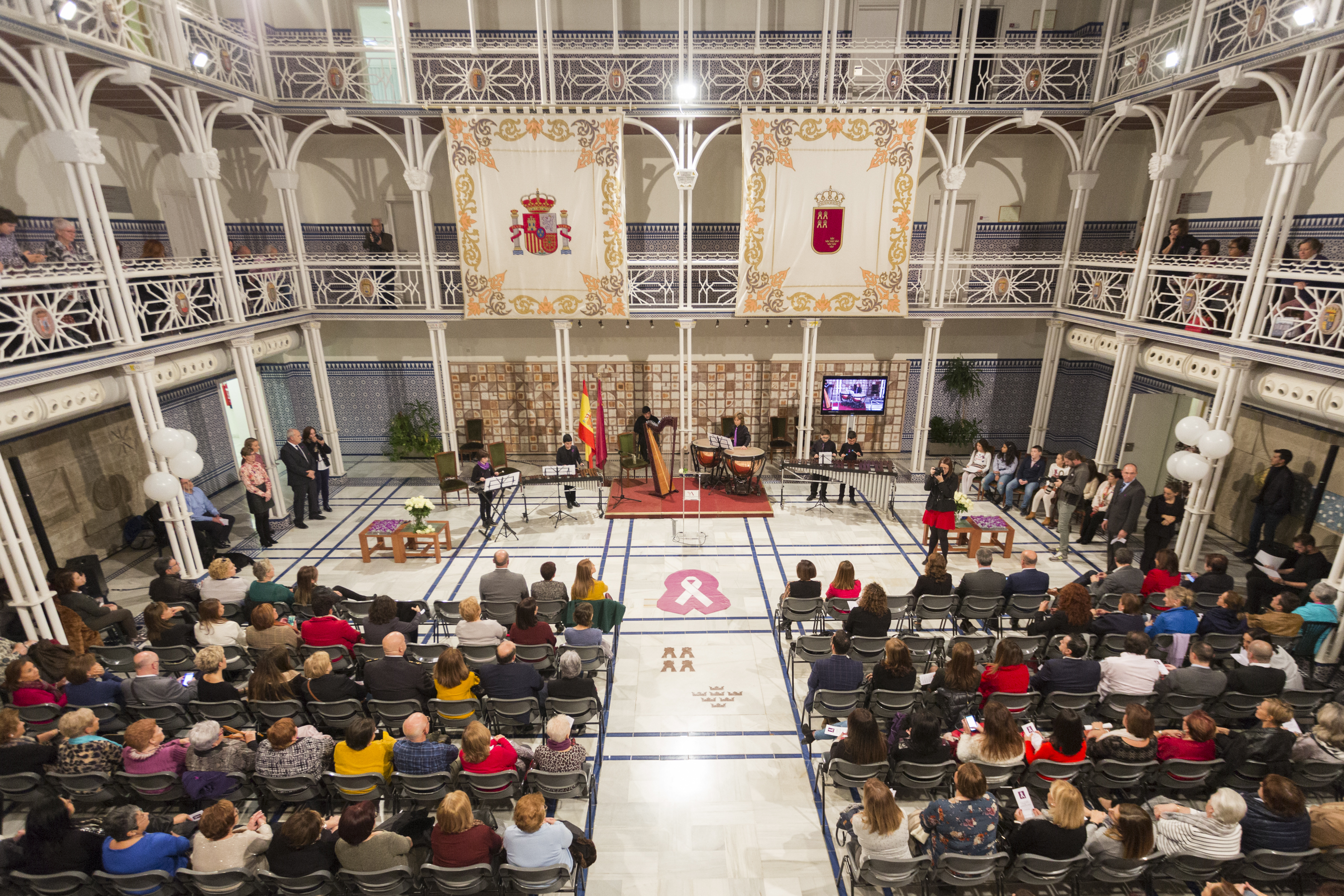 Acto homenaje a las víctimas de violencia de género