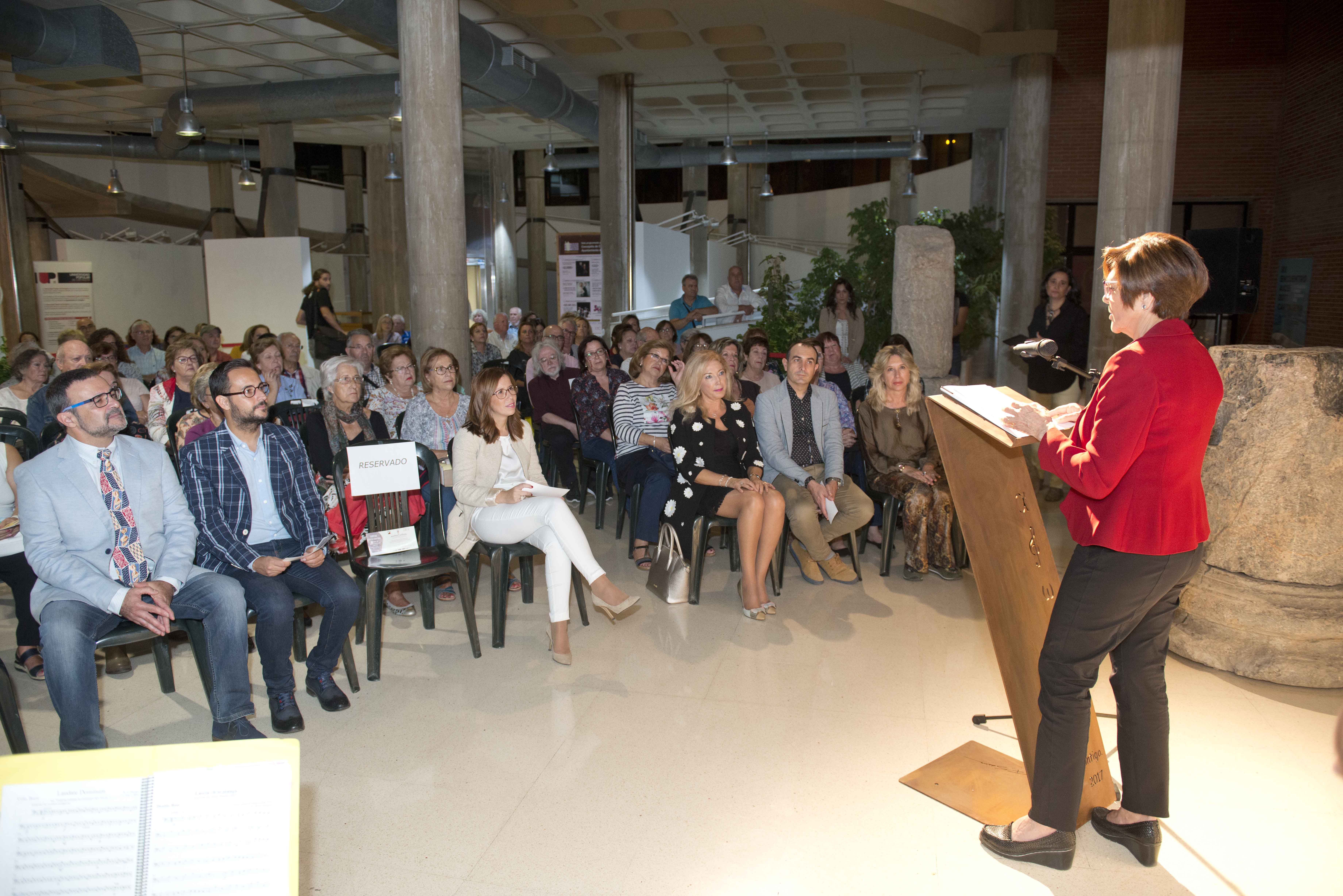 La presidenta de la Asamblea Regional, Rosa Peñalver, ha inaugurado el curso académico 2017/2018 de la Universidad Popular