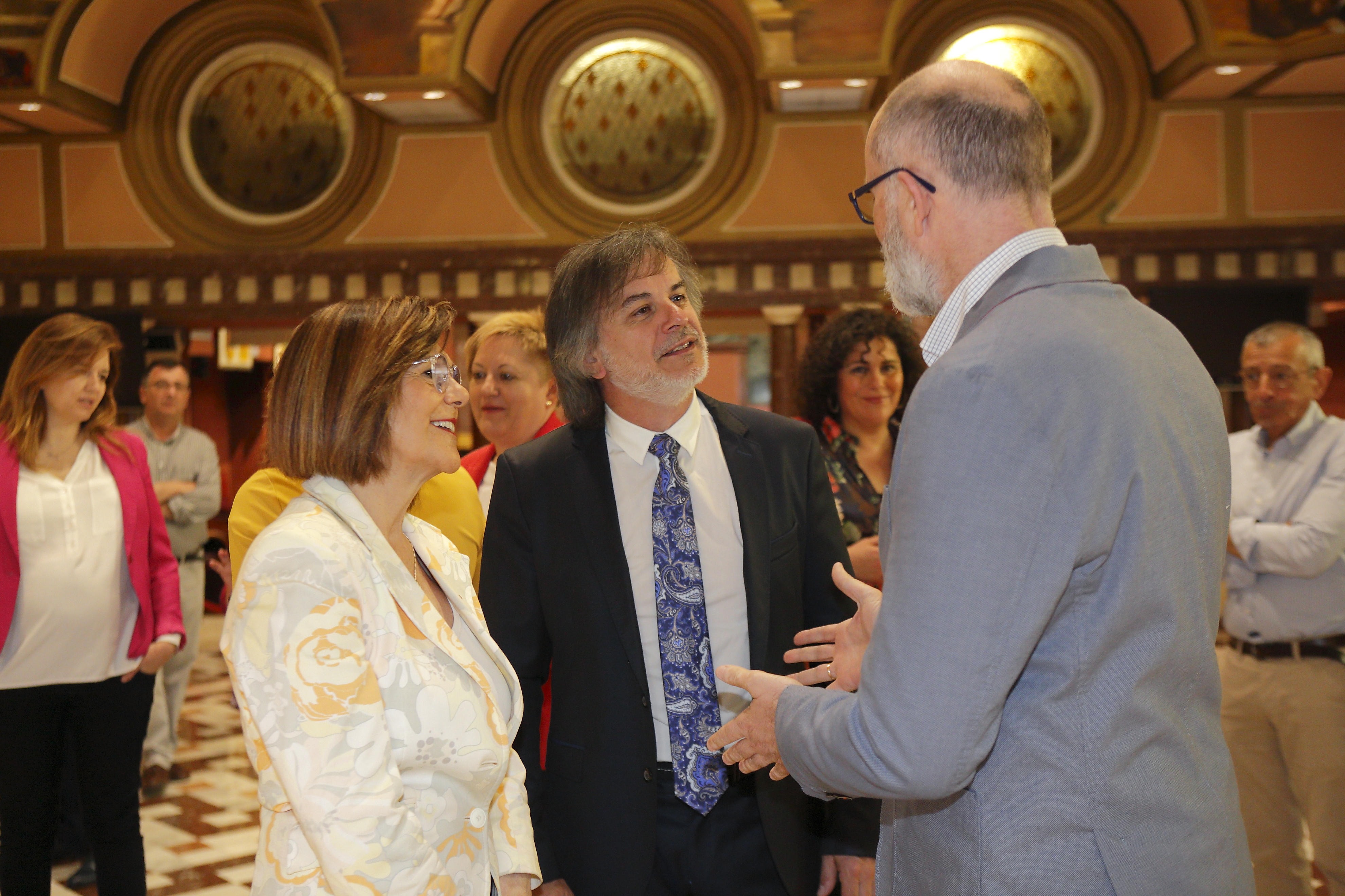 Descubrimiento y presentación del retrato oficial de la presidenta de la Asamblea, Rosa Peñalver