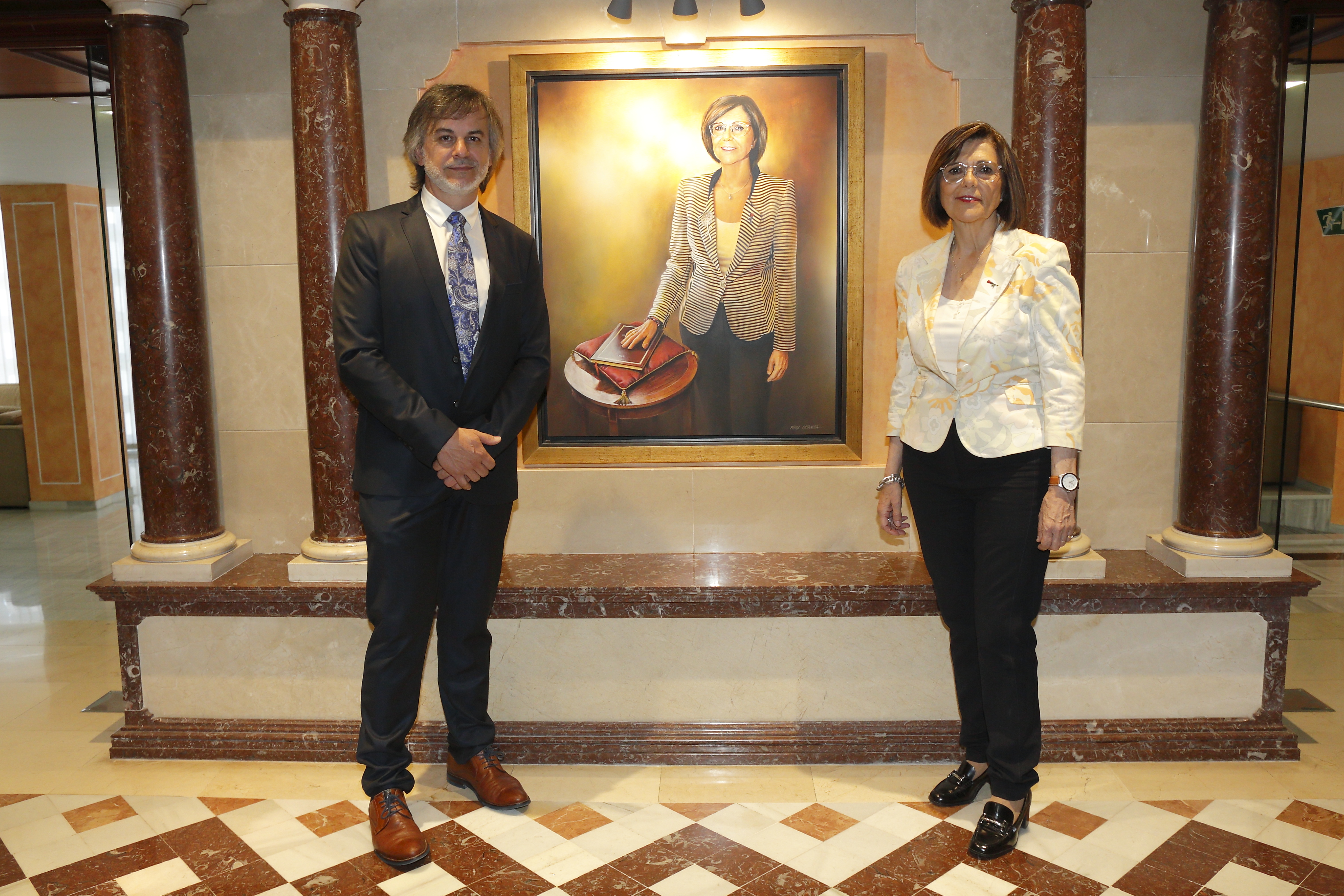 Descubrimiento y presentación del retrato oficial de la presidenta de la Asamblea, Rosa Peñalver