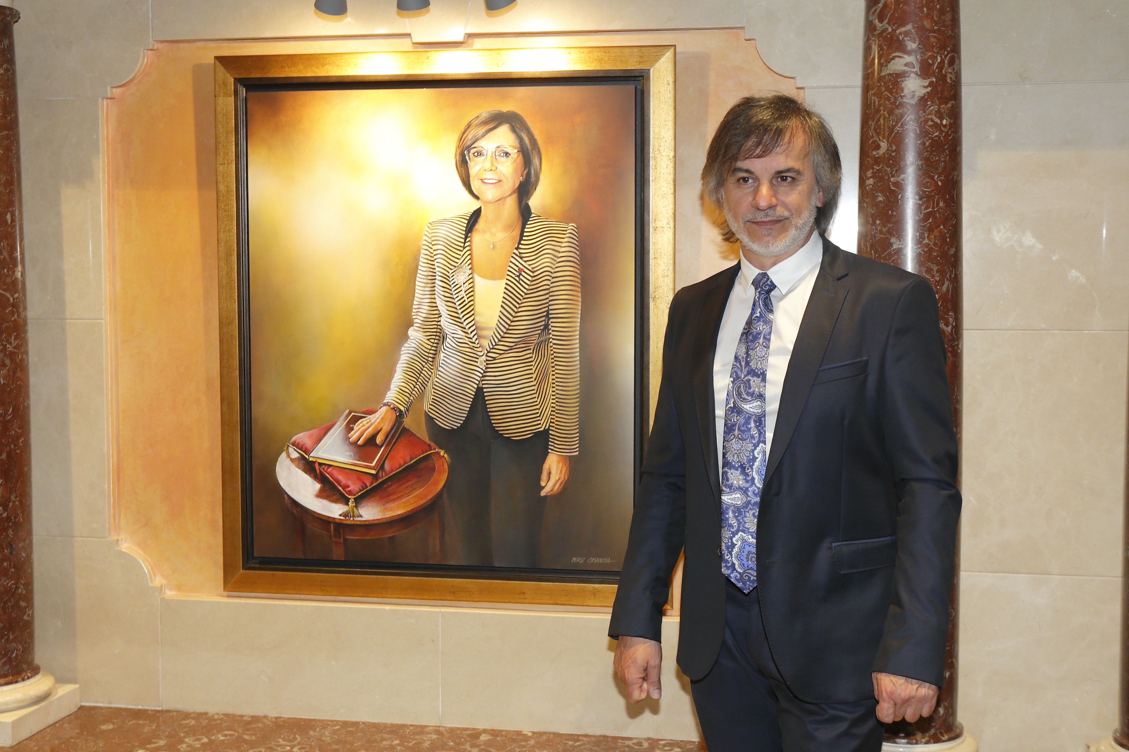 Descubrimiento y presentación del retrato oficial de la presidenta de la Asamblea, Rosa Peñalver