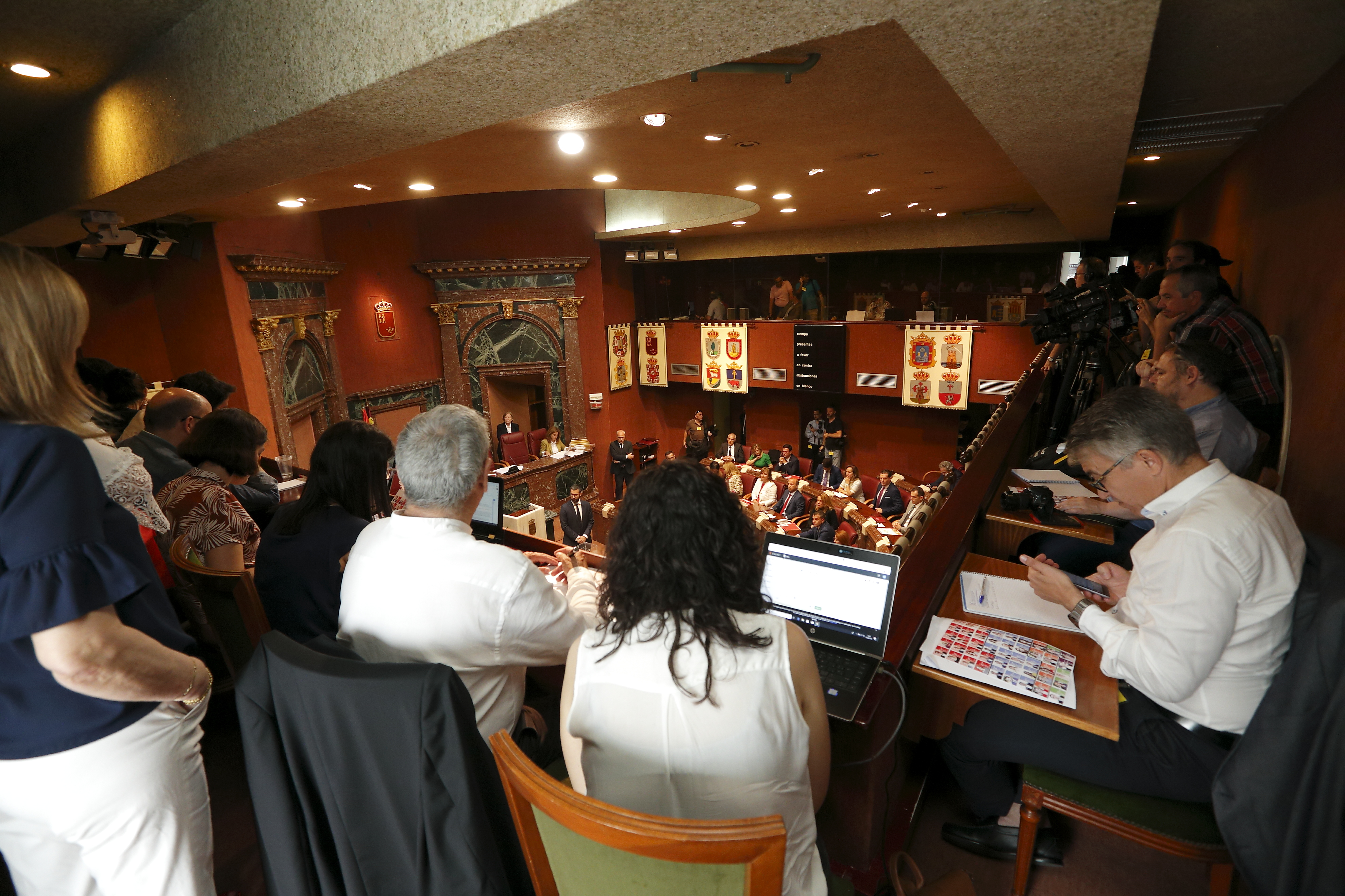 Los periodistas abarrotaron las tribunas de prensa