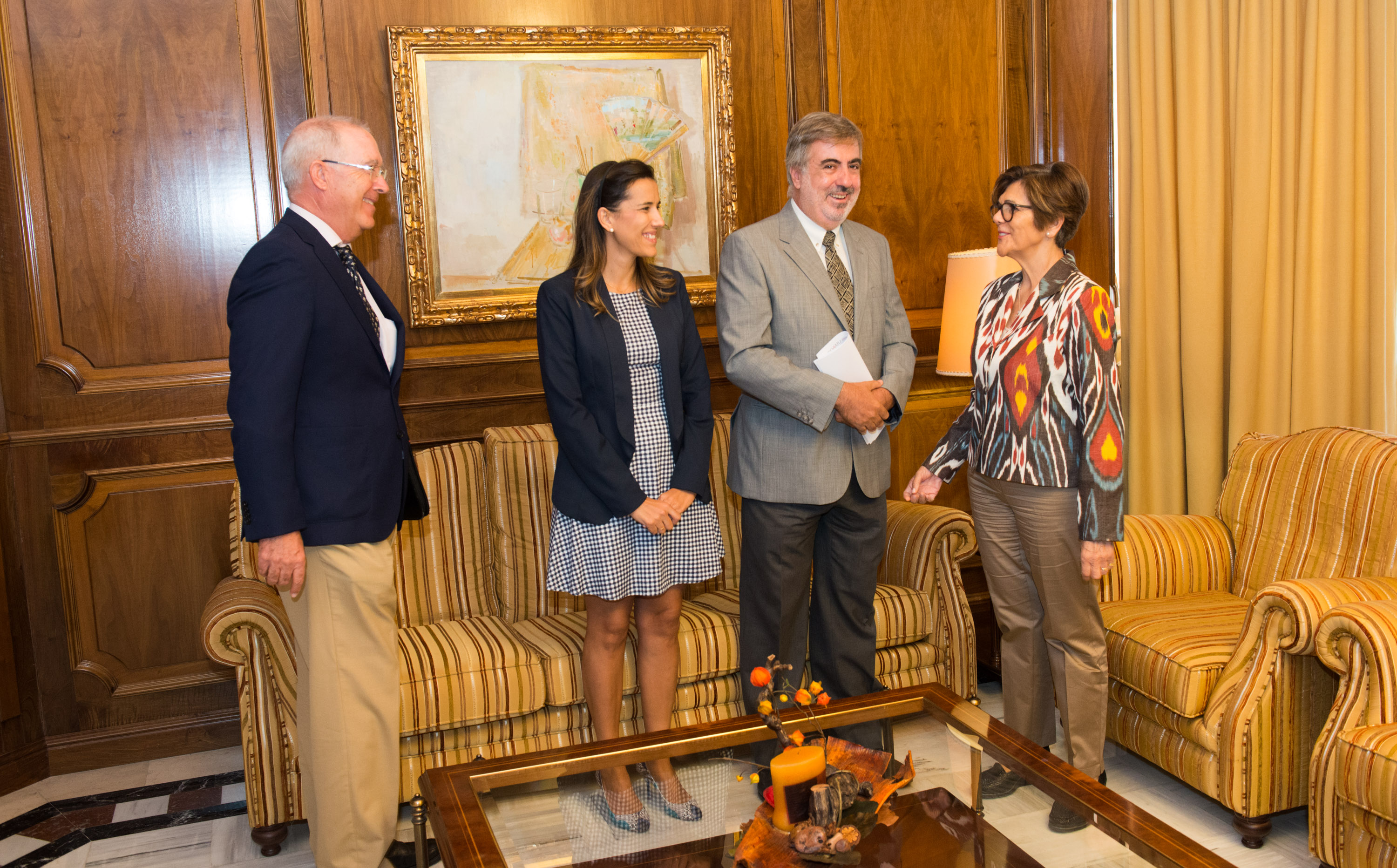 La presidenta de la Cámara ha recibido al decano del Colegio Oficial de Arquitectos de la Región de Murcia, Rafael Pardo Prefasi