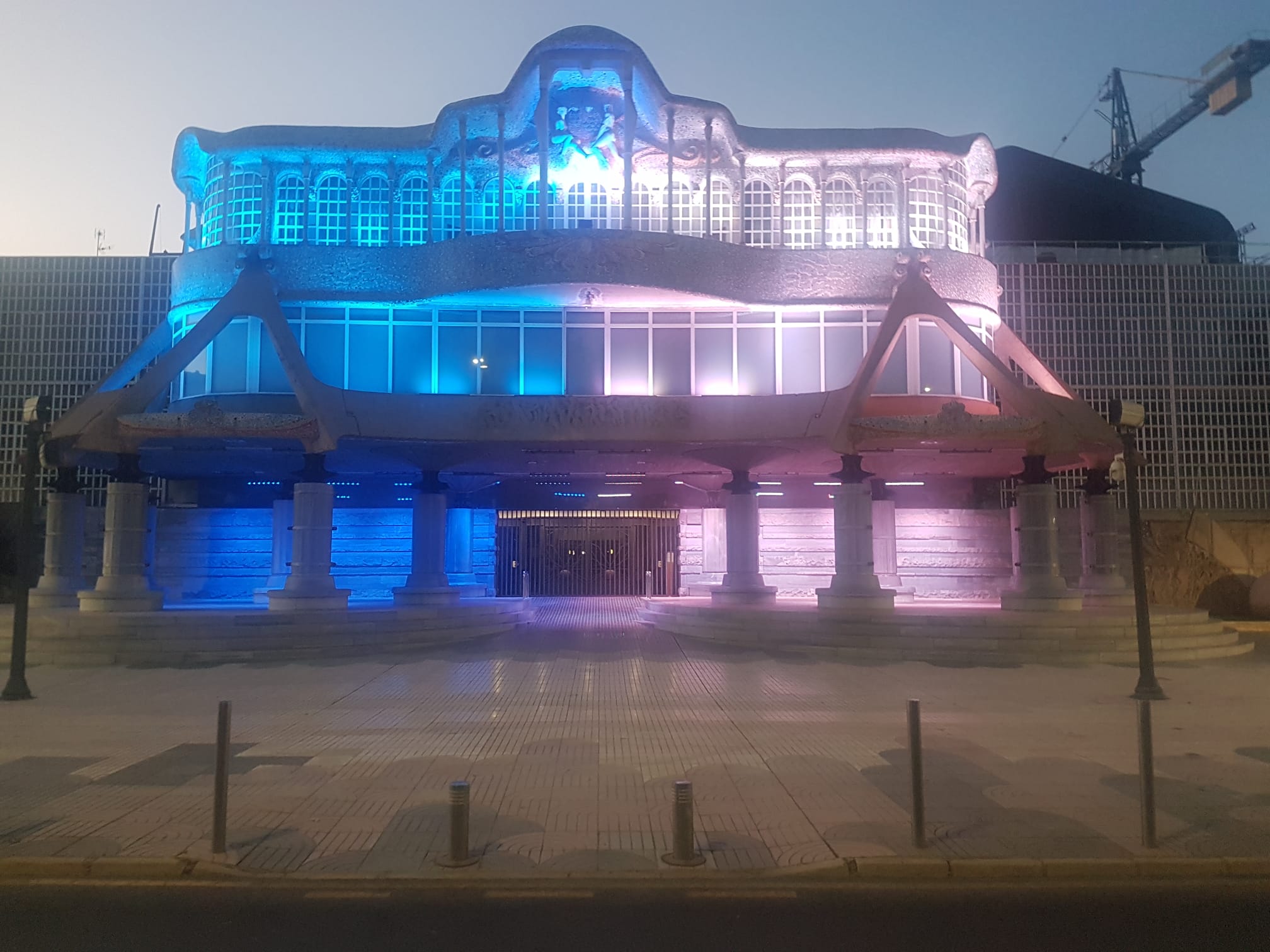 La Asamblea Regional se ilumina de blanco y azul en memoria de las víctimas del terrorismo