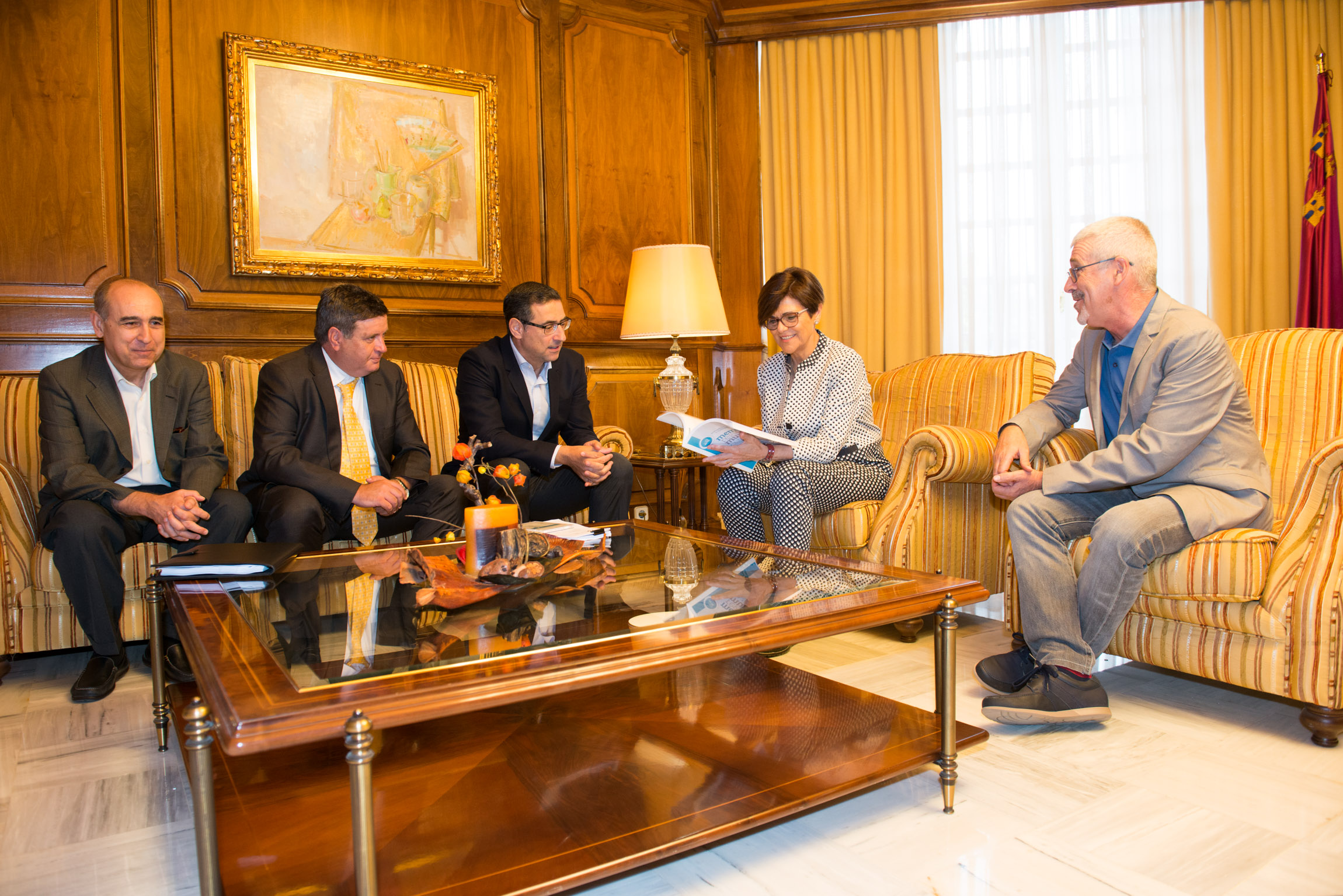 El Consejo Económico y Social de la Región de Murcia, CES, ha presentado su Memoria a Rosa Peñalver y diputados regionales