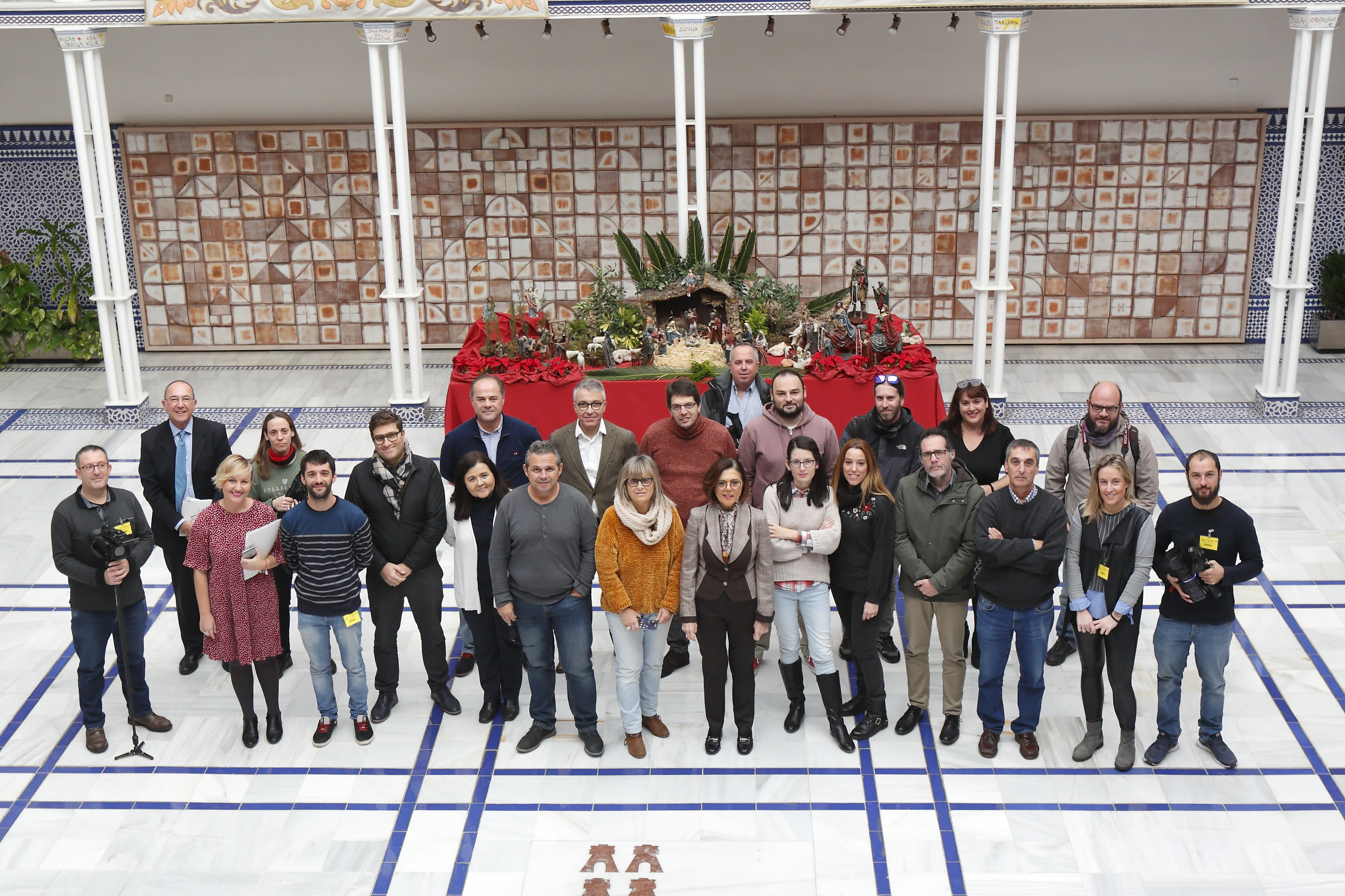 La presidenta de la Cámara, Rosa Peñalver, ofrece un desayuno informativo a los medios de comunicación