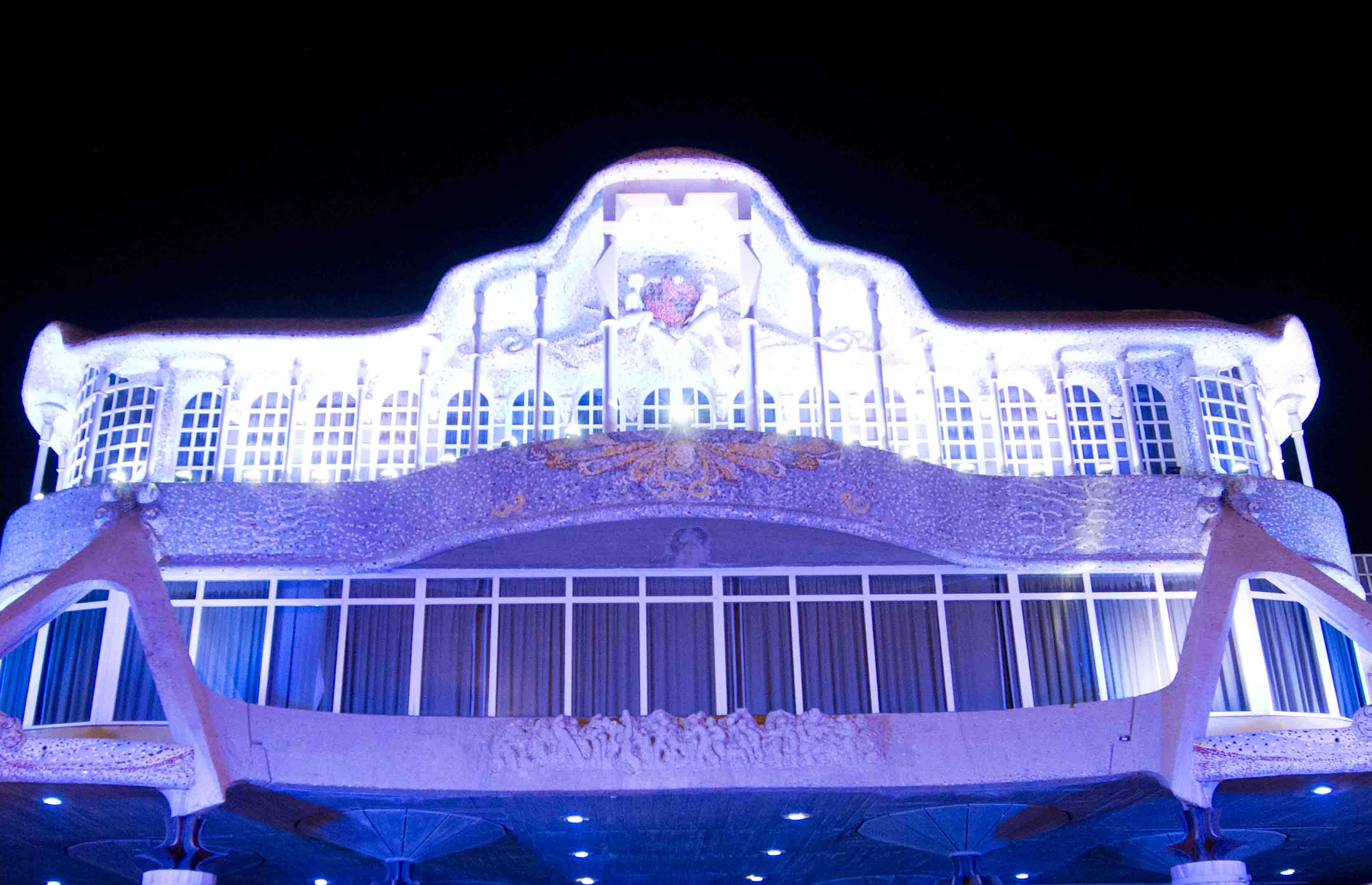 La Asamblea se ilumina de azul para conmemorar el 60 aniversario del Tratado de Roma