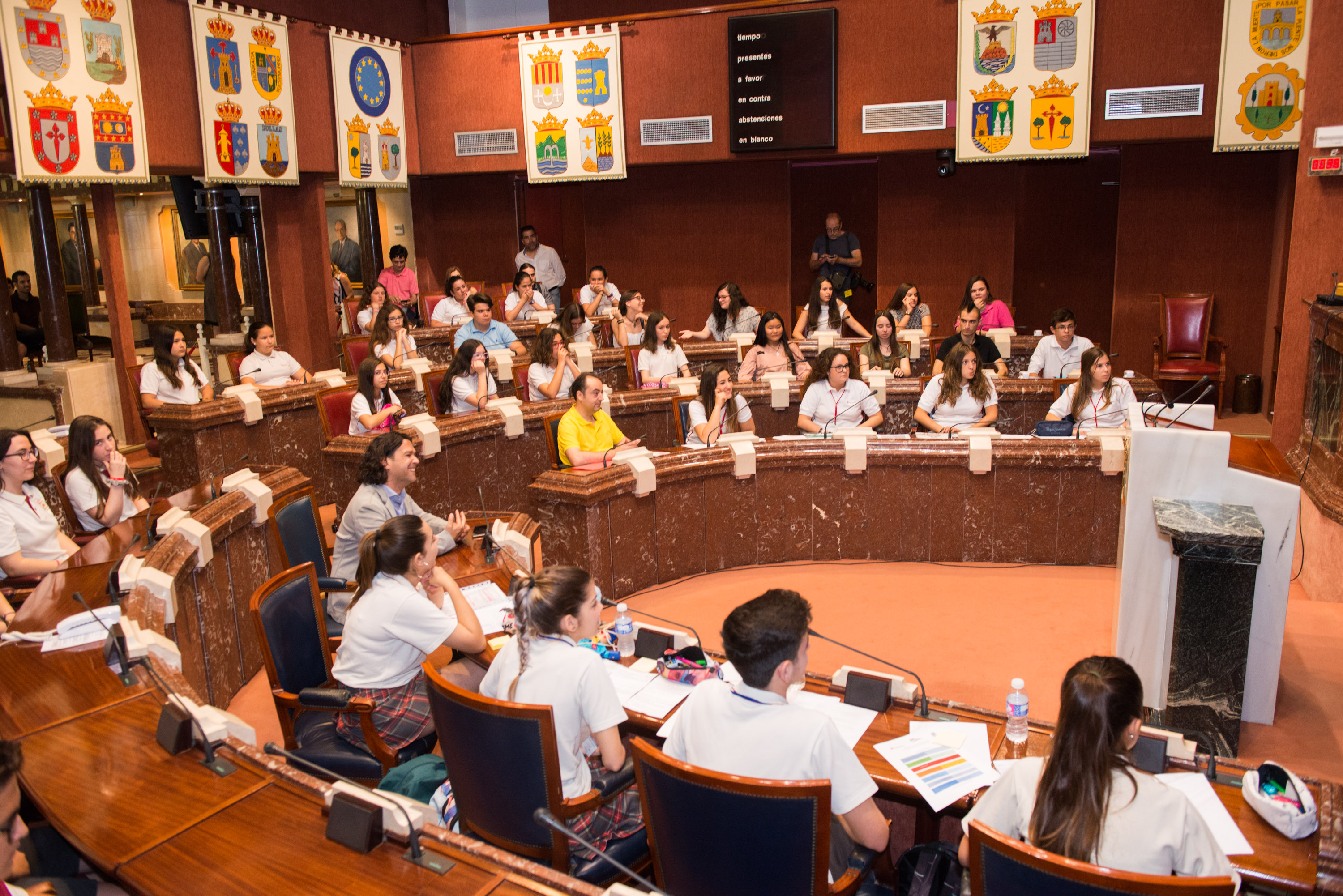 Debate escolar entre los colegios Miralmonte y Virgen del Pasico