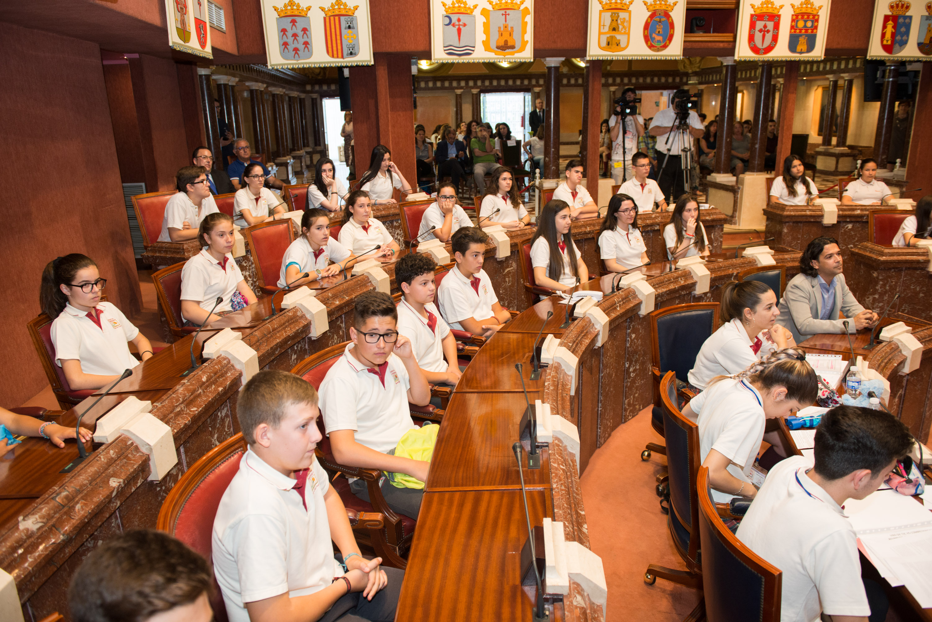 Debate escolar entre los colegios Miralmonte y Virgen del Pasico