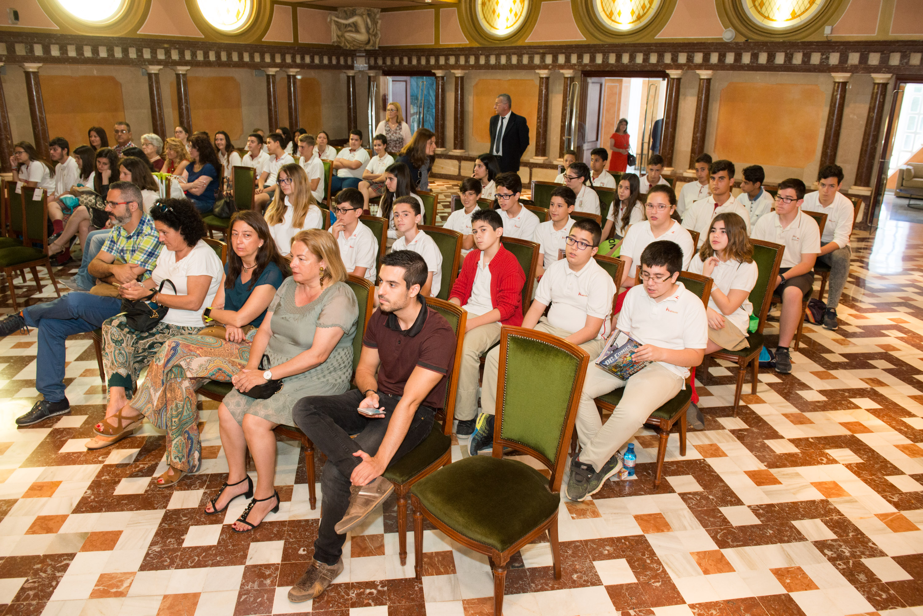 Debate escolar entre los colegios Miralmonte y Virgen del Pasico