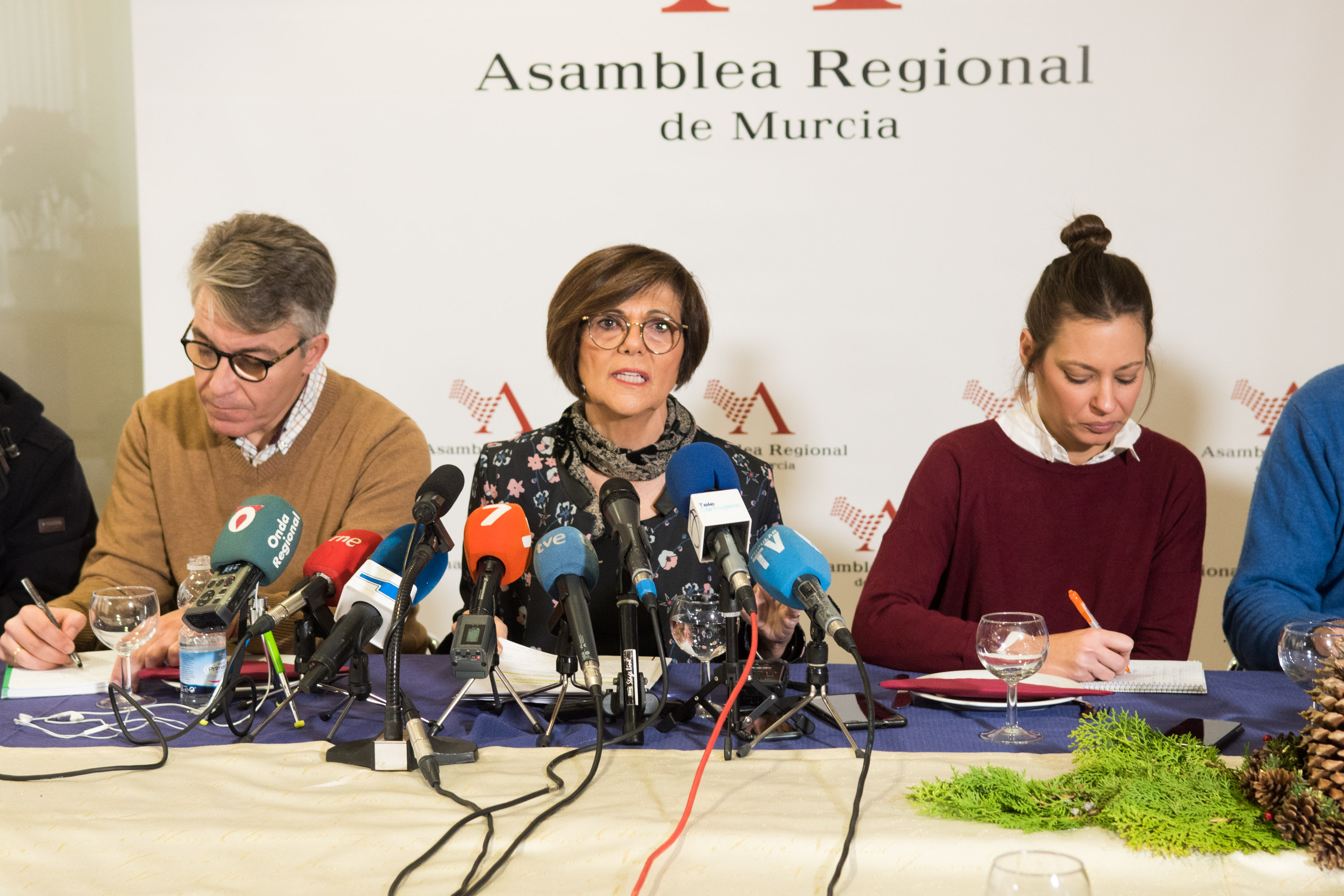 La presidenta de la Asamblea Regional, Rosa Peñalver, ha compartido un desayuno informativo con los medios de comunicación habituales en el Parlamento autonómico