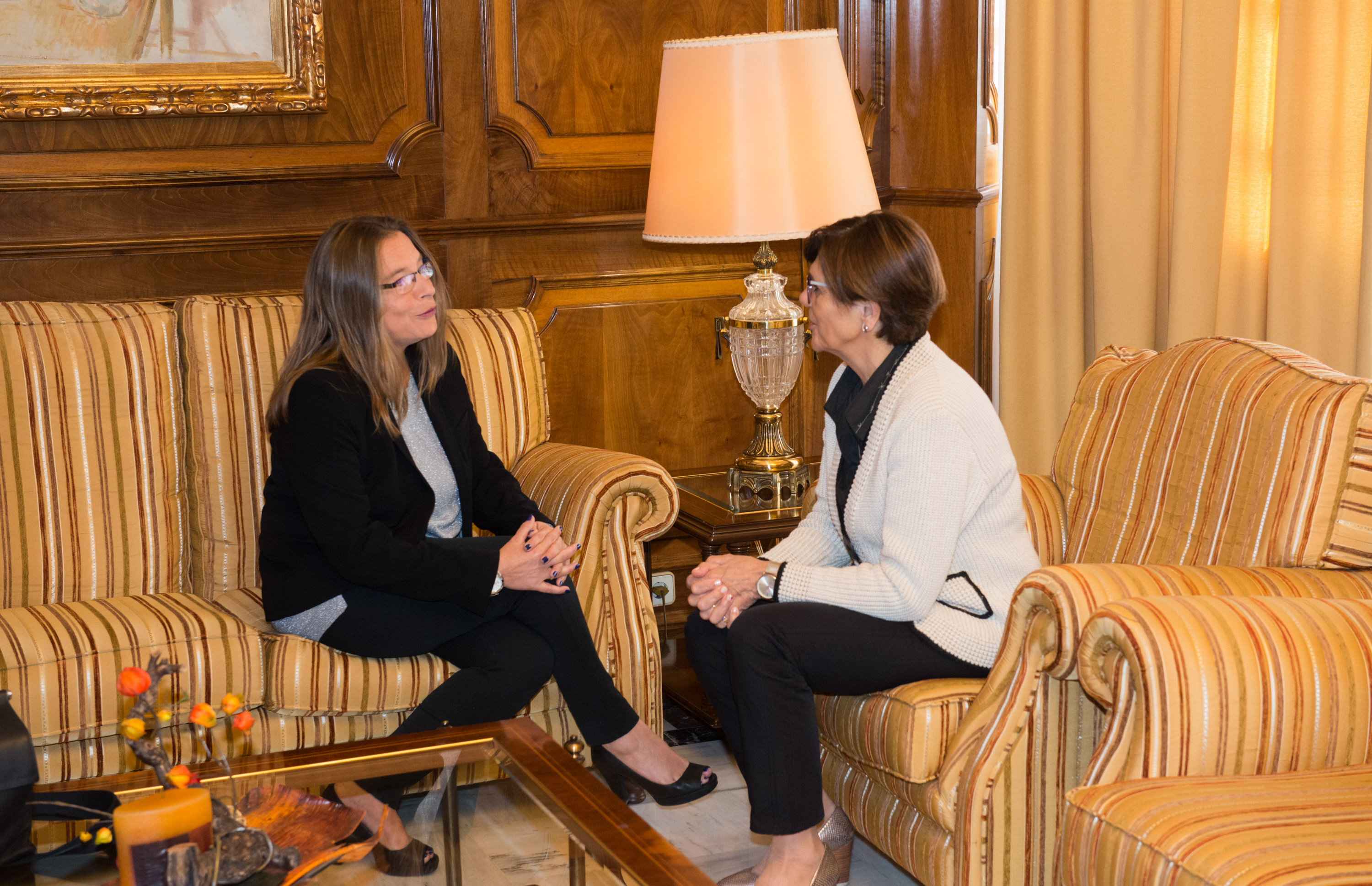 La presidenta ha recibido a la nueva directora regional de COPE, Pilar Oliva