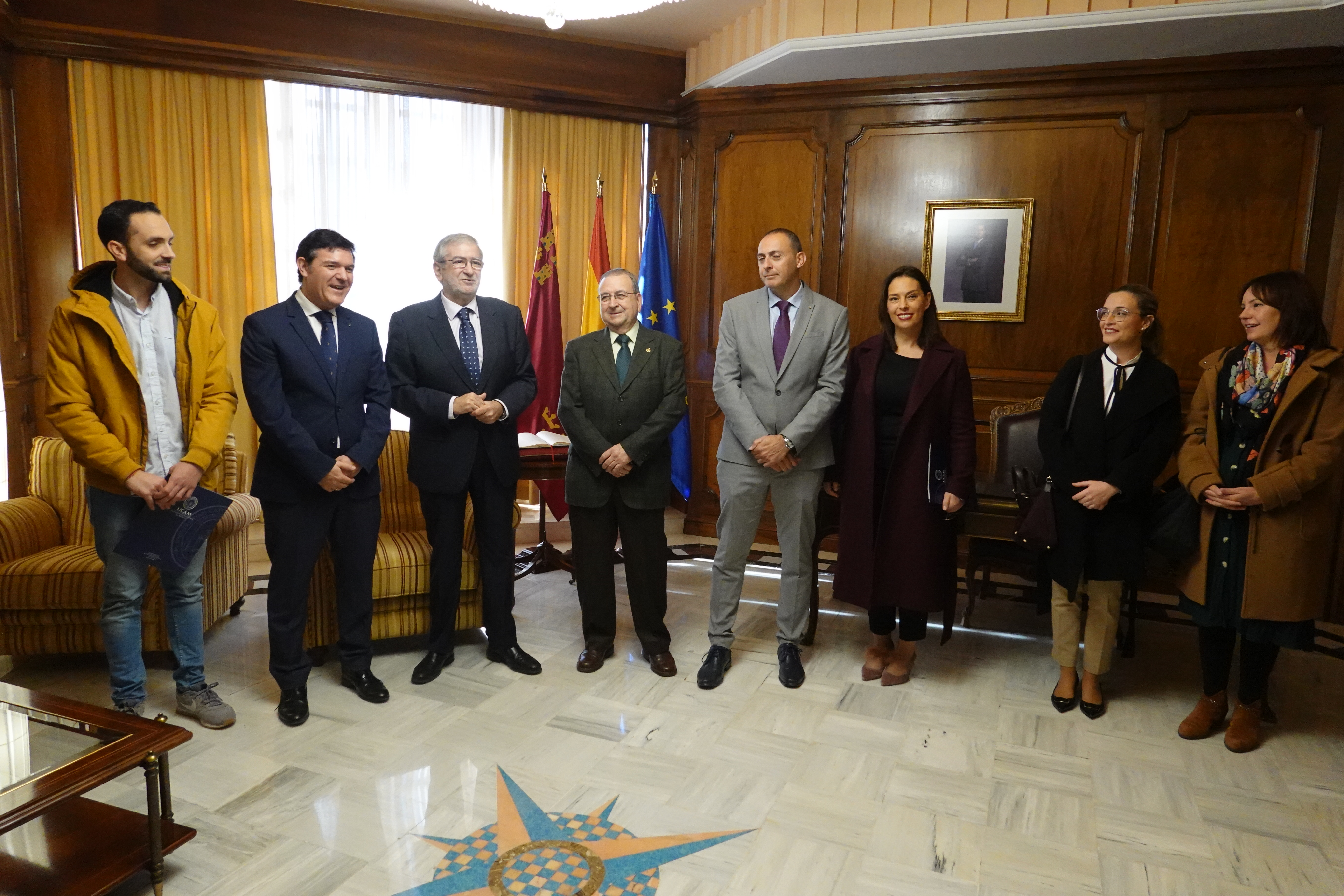 La recepción al Consejo de Estudiantes se ha realizado en el Salón del Principe