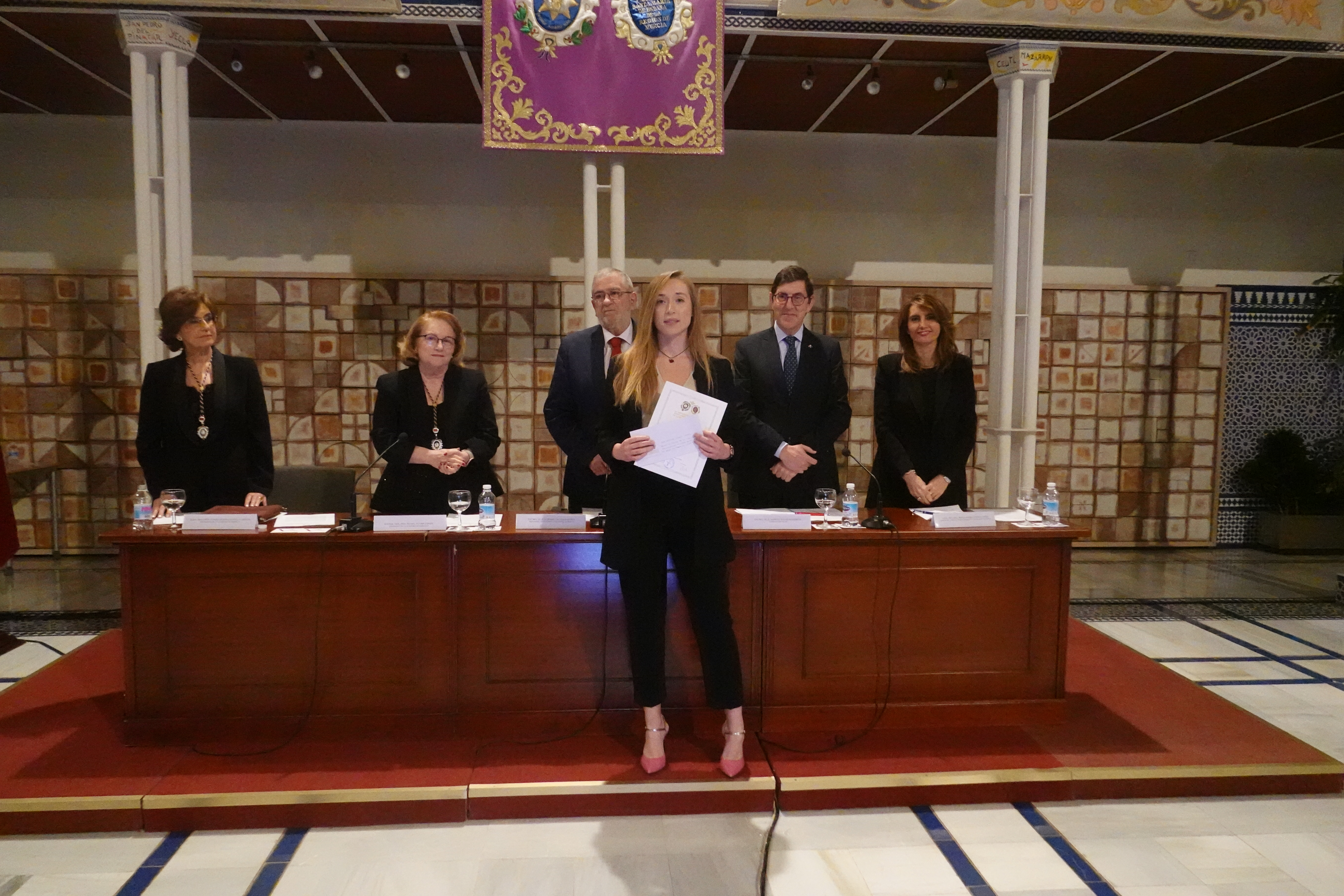 Marina Medel Plaza ha obtenido el premio mejor expediente académico en el grado de farmacia de la UCAM