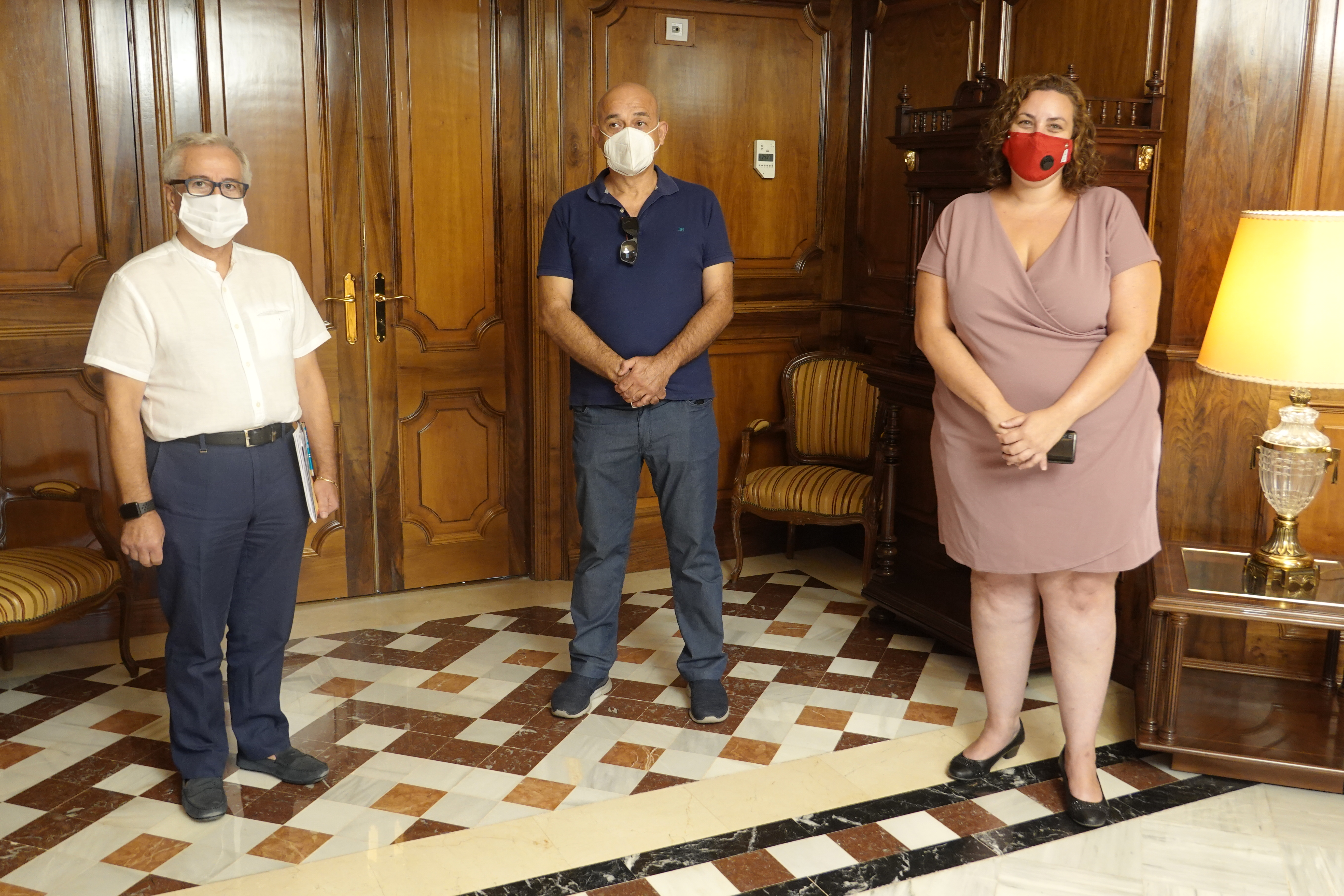 José Antonio Abellán, Francisco Cara y Marina González en el Salón del Príncipe