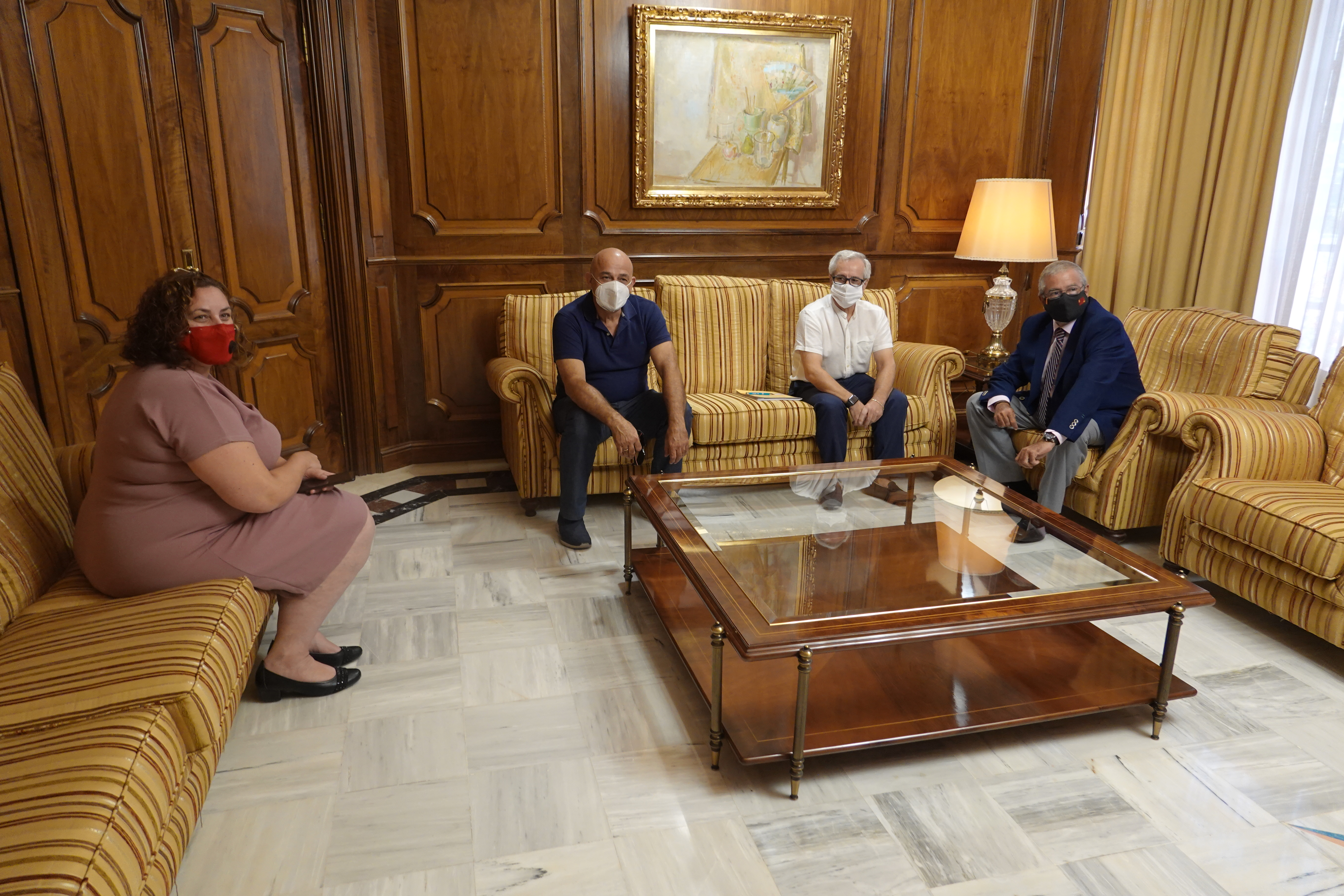 El presidente de la Asamblea Regional, Alberto Castillo, ha recibido a José Antonio Abellán, Francisco Cara y Marina González, representantes de Confapa y Fampa
