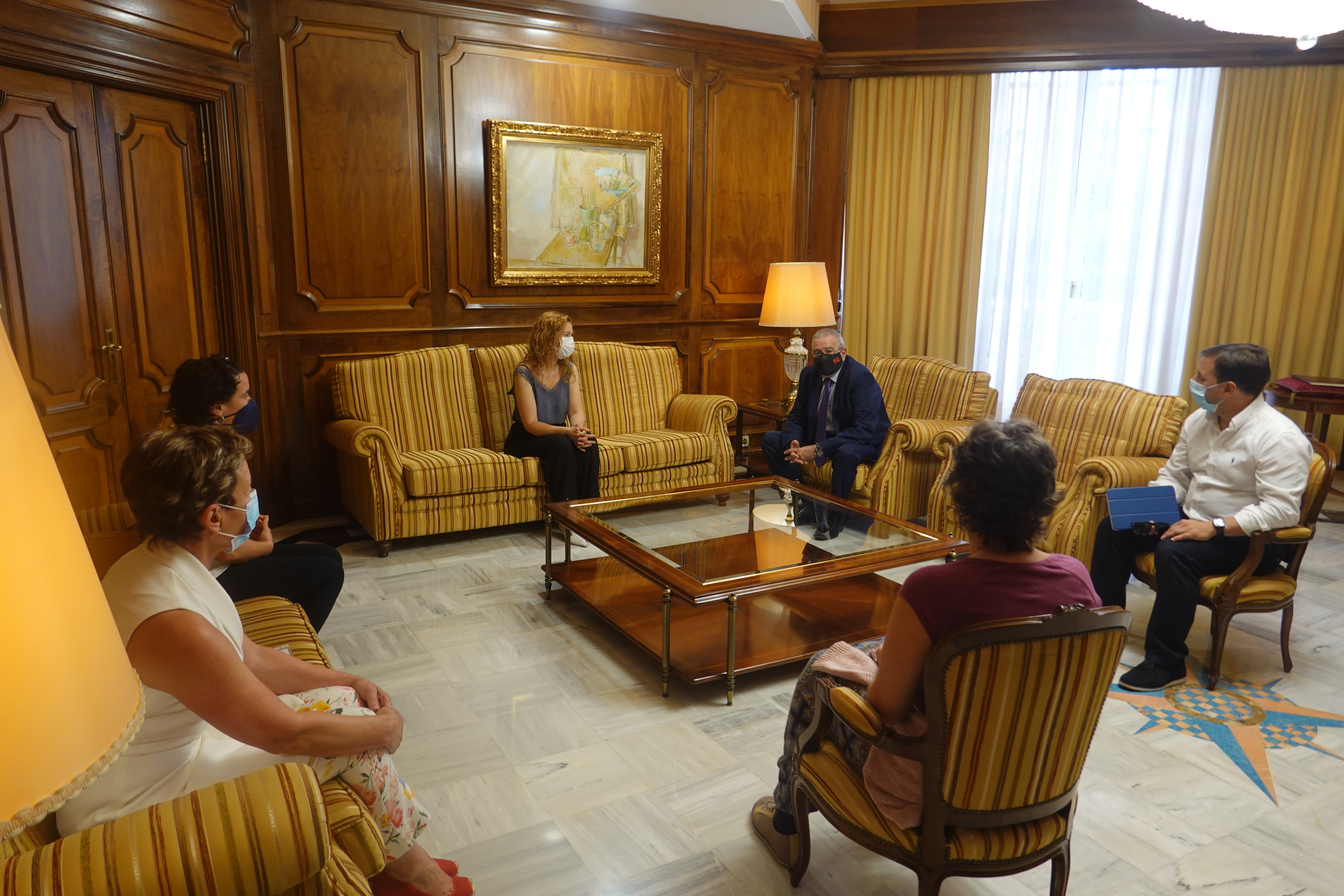 Alberto Castillo con representantes de la Plataforma de Atención Temprana