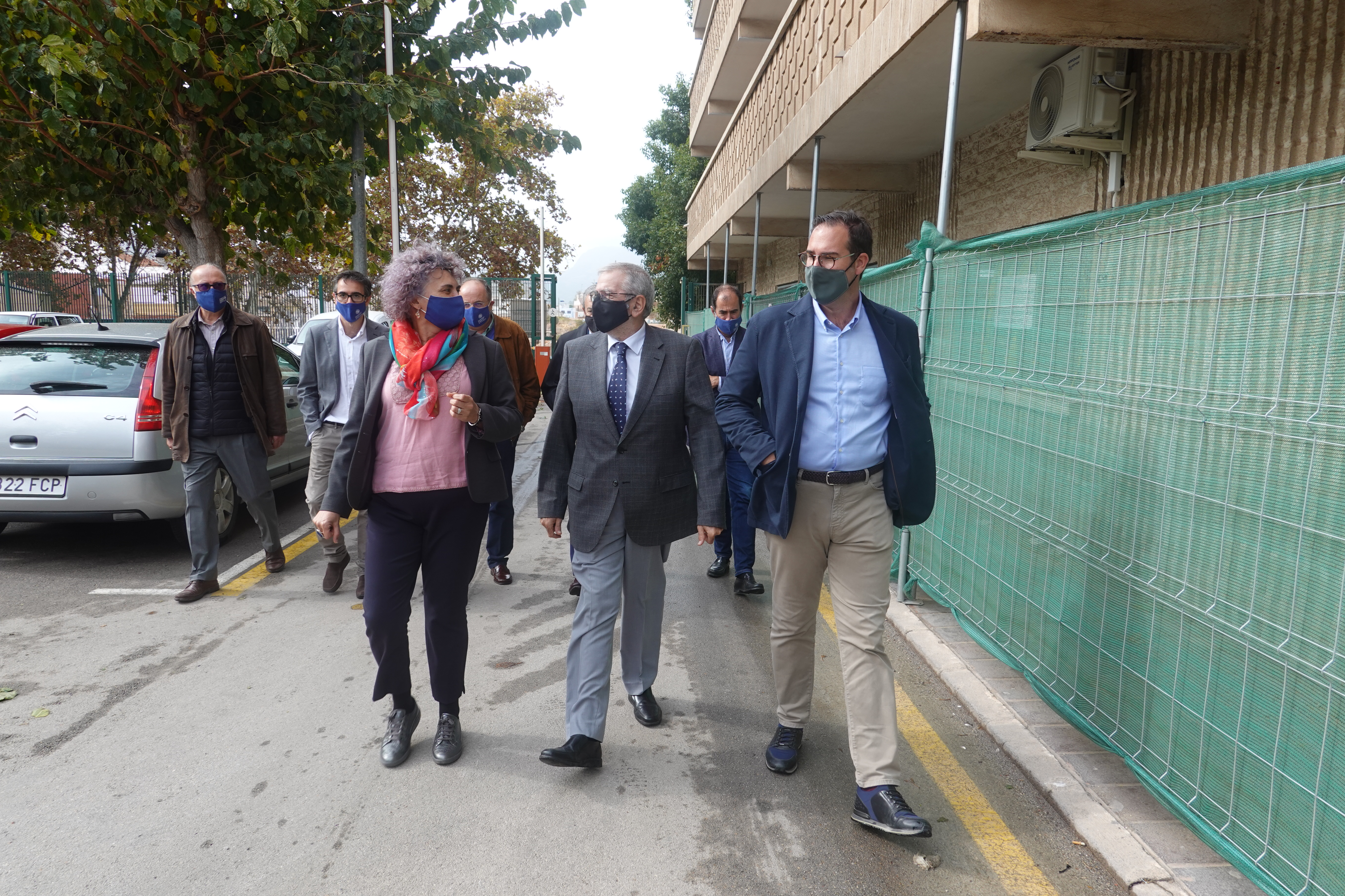 El presidente de la Asamblea, Alberto Castillo, y la rectora de la UPCT, Beatriz Miguel, durante la visita a las obras