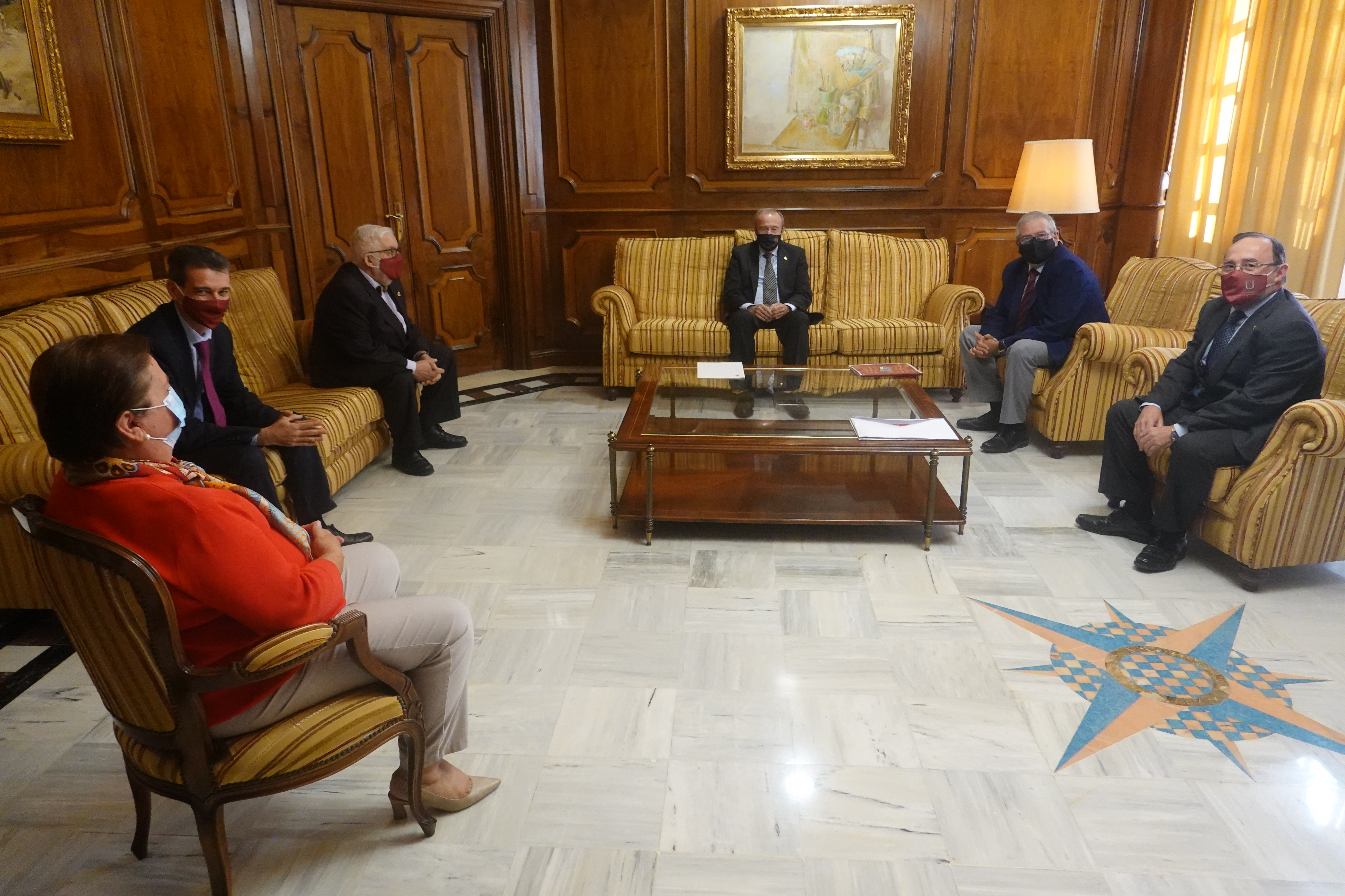 Un momento de la reunión celebrada en la Sala del Príncipe de la Asamblea Regional