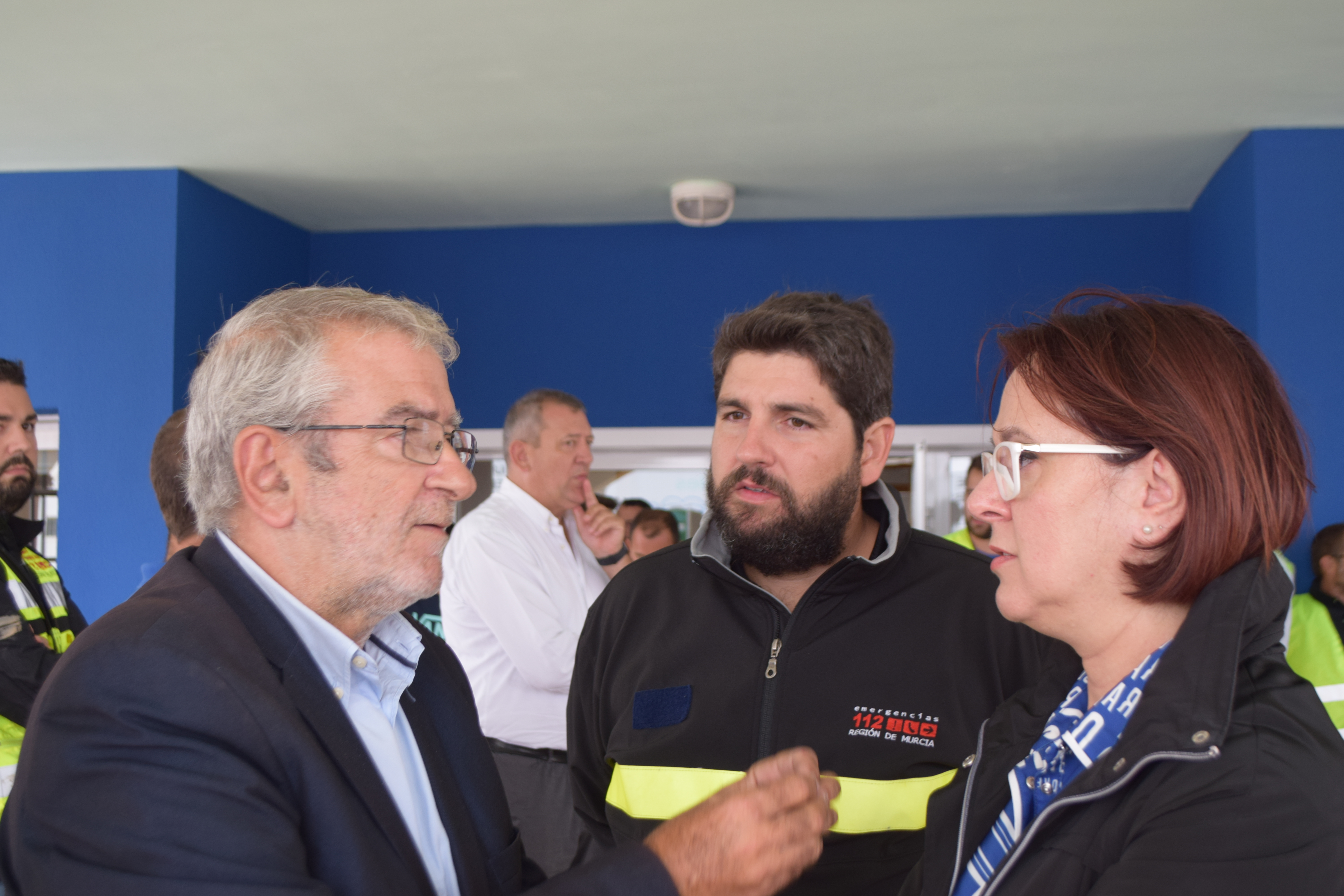 Alberto Castillo junto a Fernando López Miras e Isabel Franco