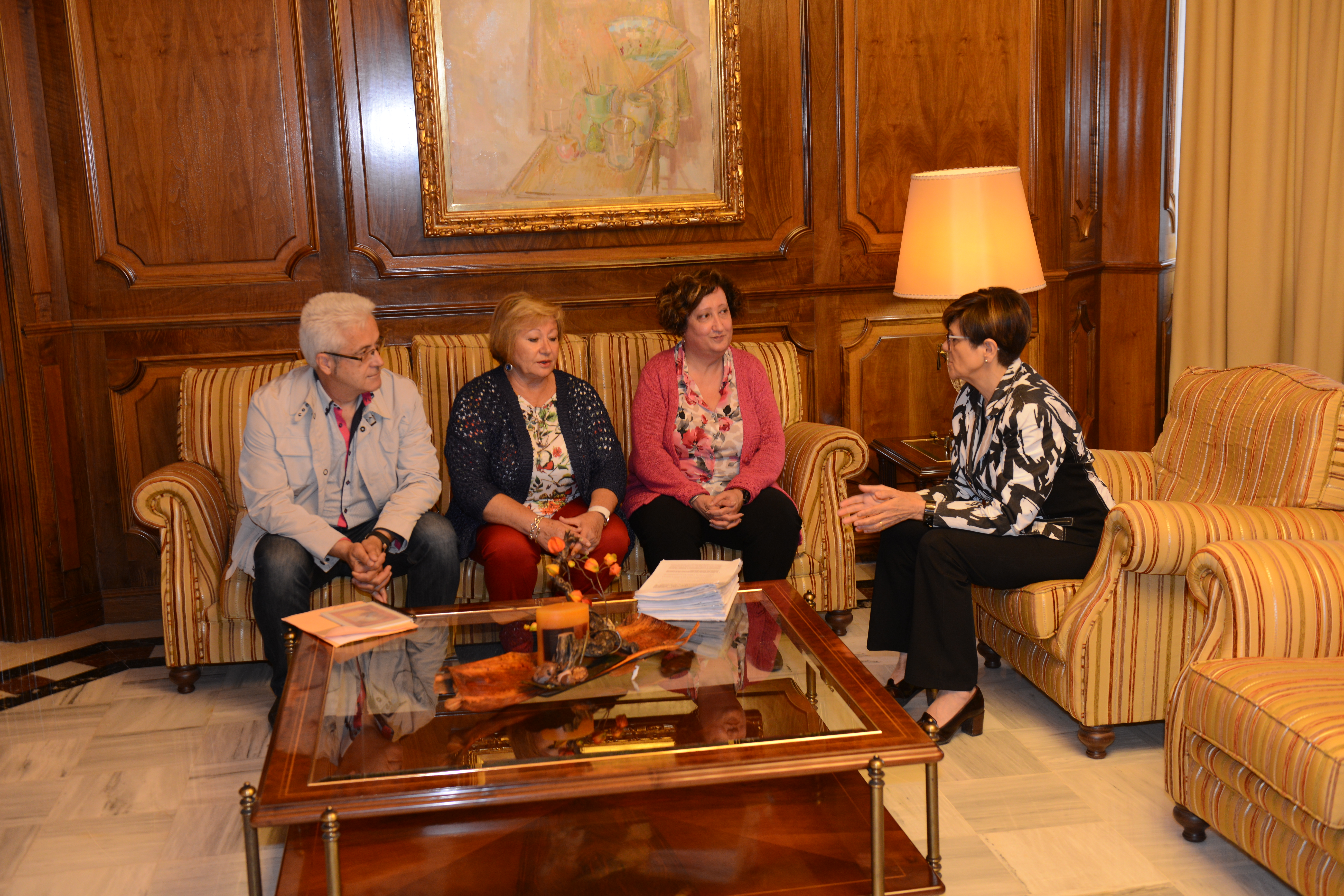 La Plataforma en defensa del Sistema Público de Servicios Sociales se reúne con los Grupos Parlamentarios