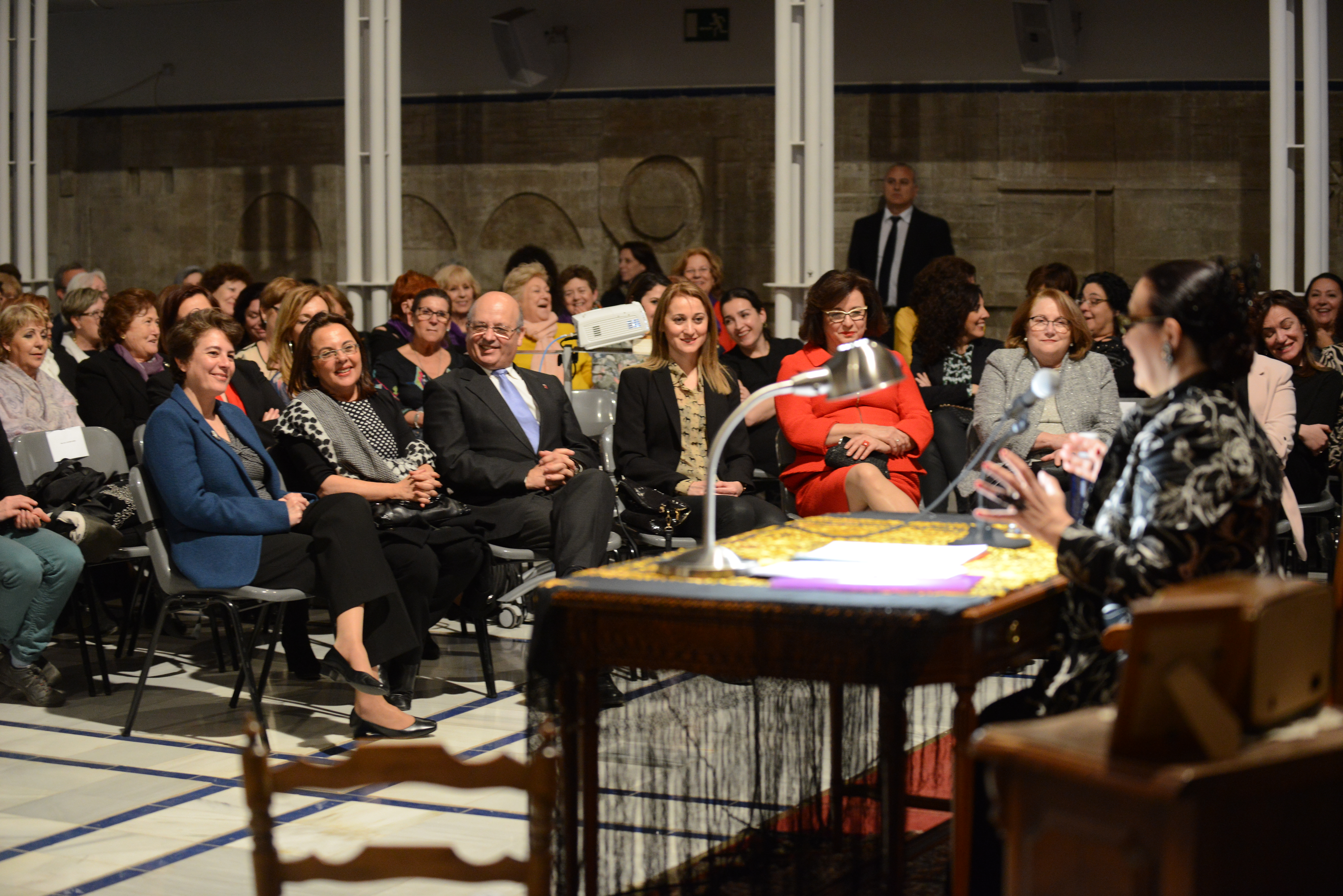 La Asamblea Regional de Murcia ha celebrado con Martirio el Día Internacional de la Mujer