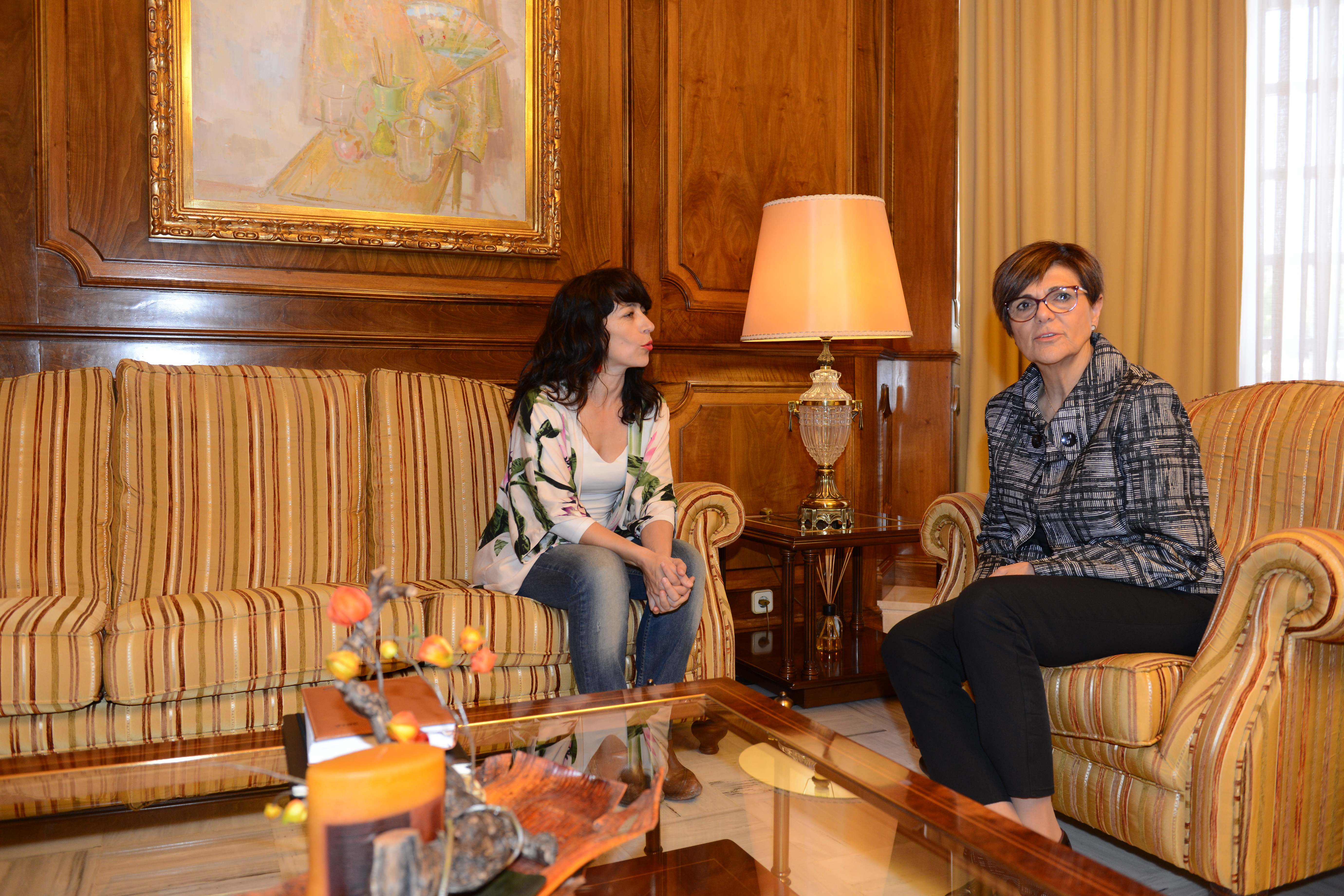 La delegada en la Región de Murcia de Solidarios para el Desarrollo, María Ángeles Carnacea Cruz, ha visitado a Rosa Peñalver