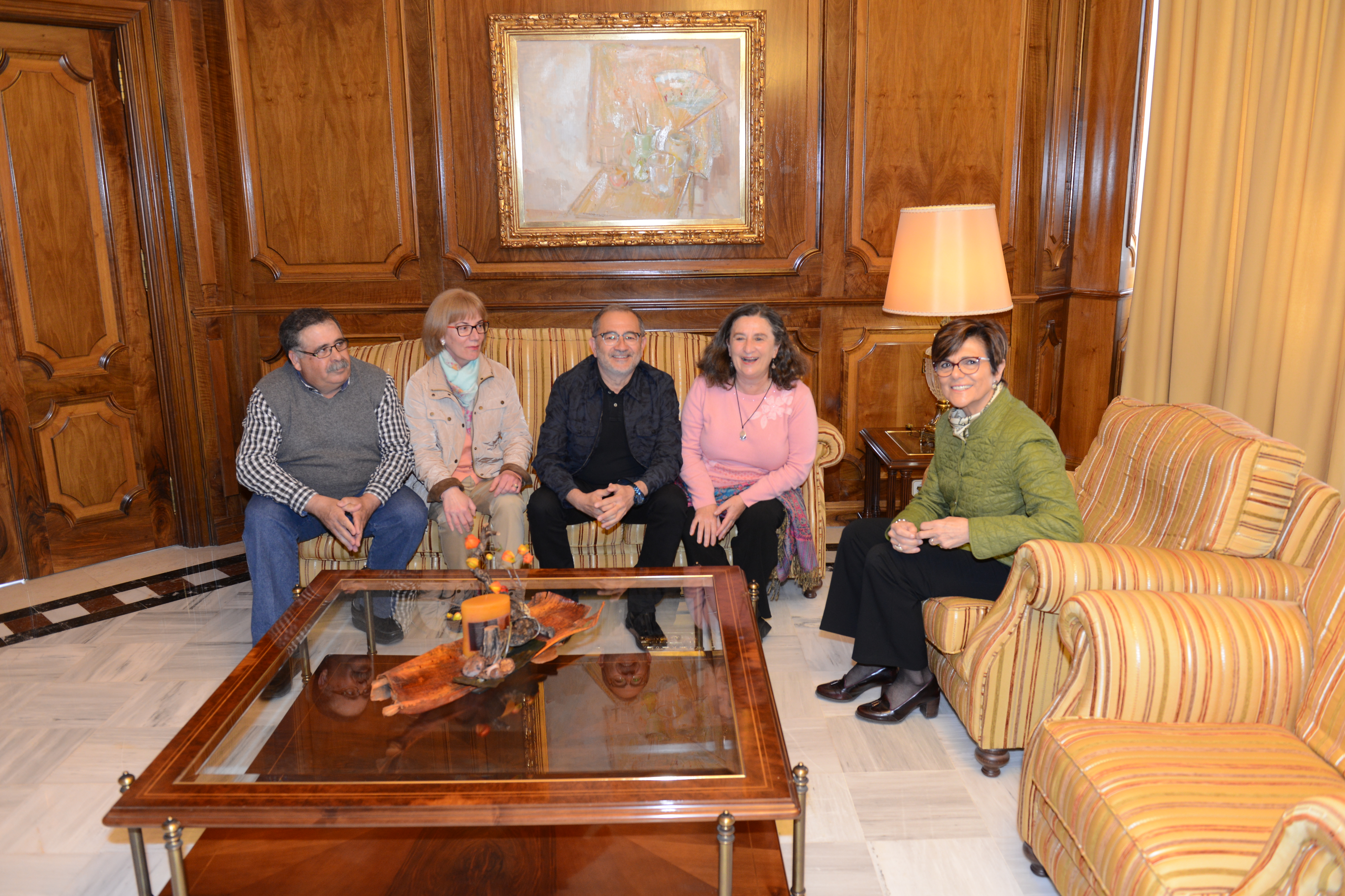 La presidenta de la Asamblea Regional, Rosa Peñalver, se ha reunido con representantes de los Centros de Educación de Adultos