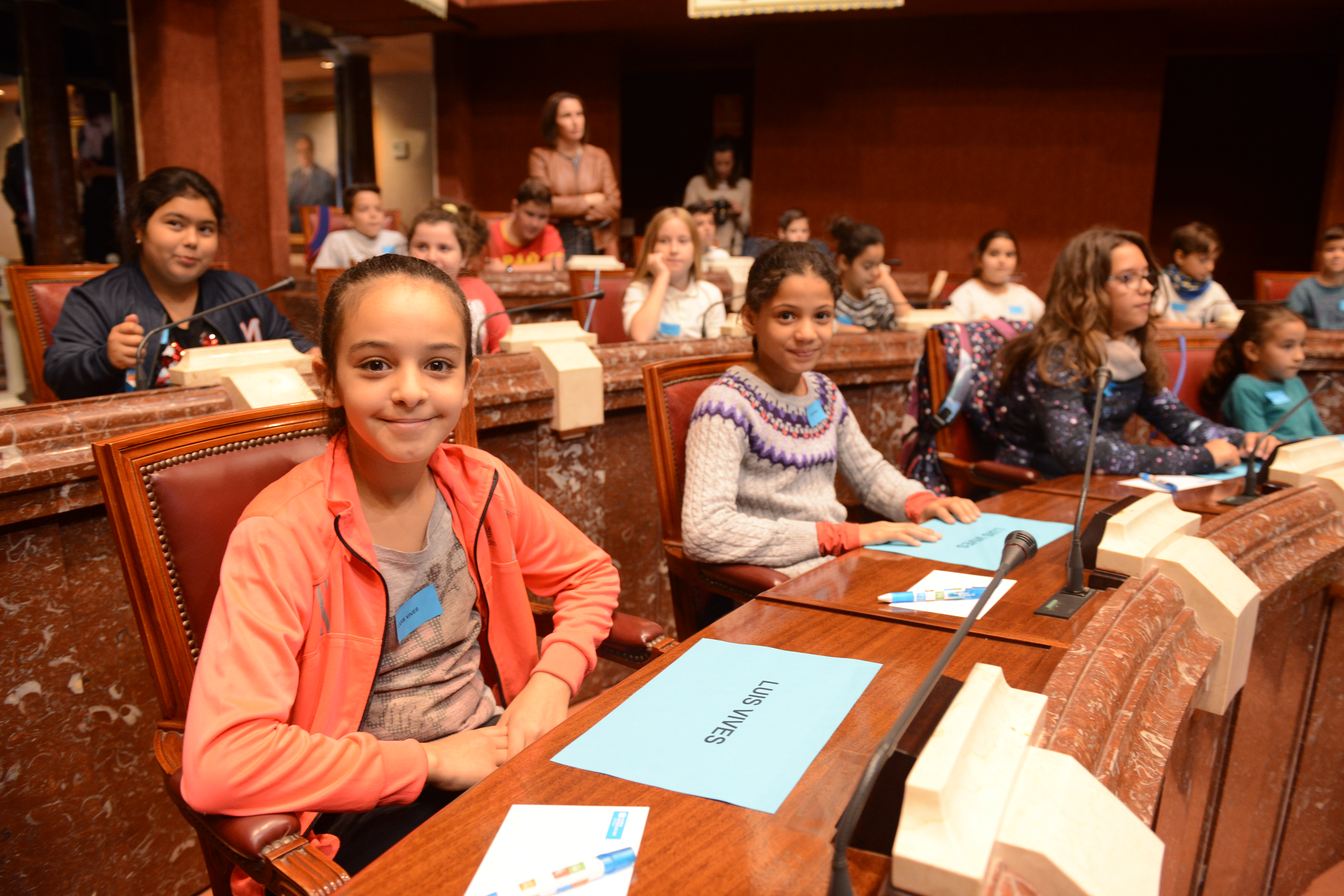 Aldeas Infantiles SOS ha traído a la Asamblea Regional su programa 'Diputados por un día'