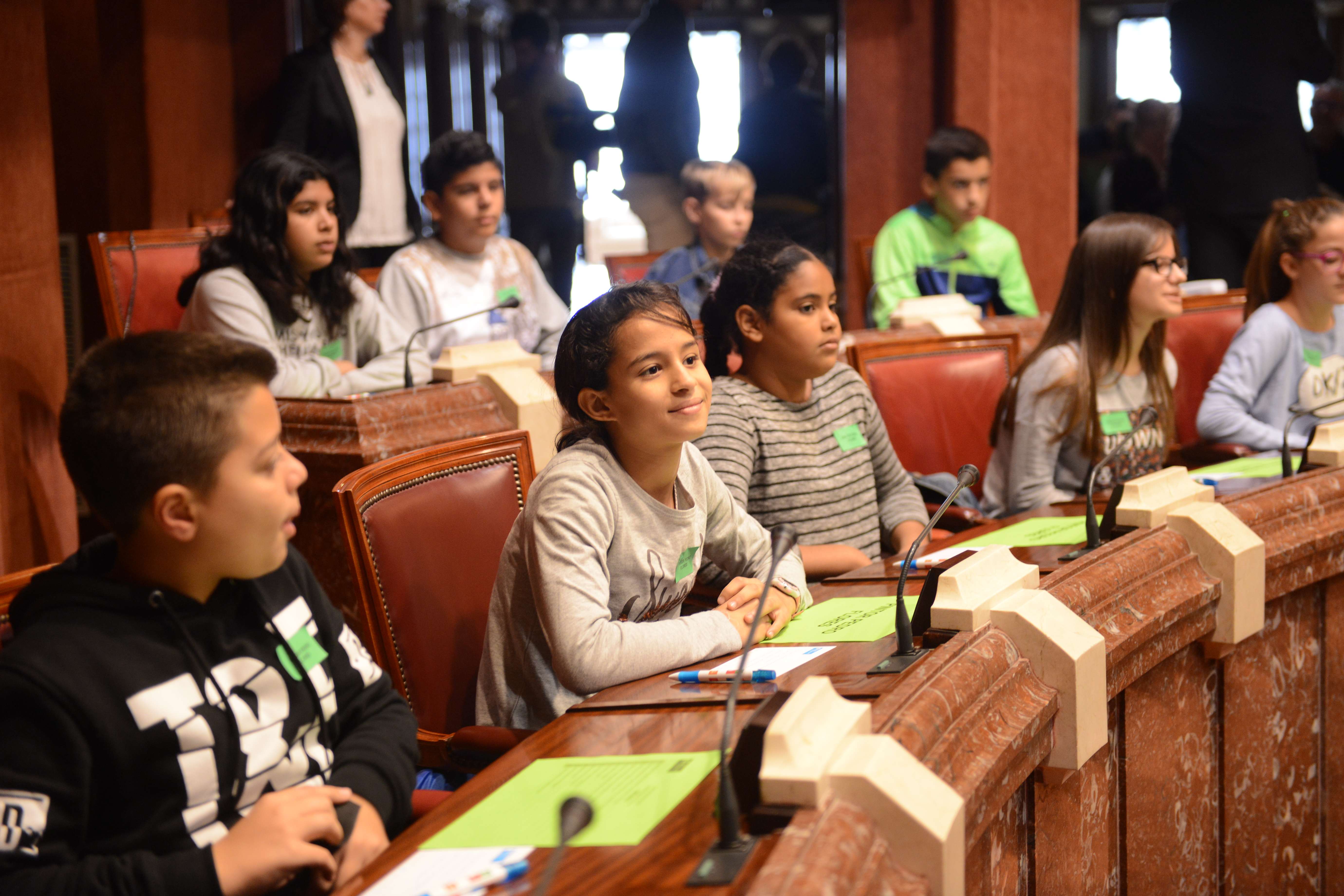 Aldeas Infantiles SOS ha traído a la Asamblea Regional su programa 'Diputados por un día'